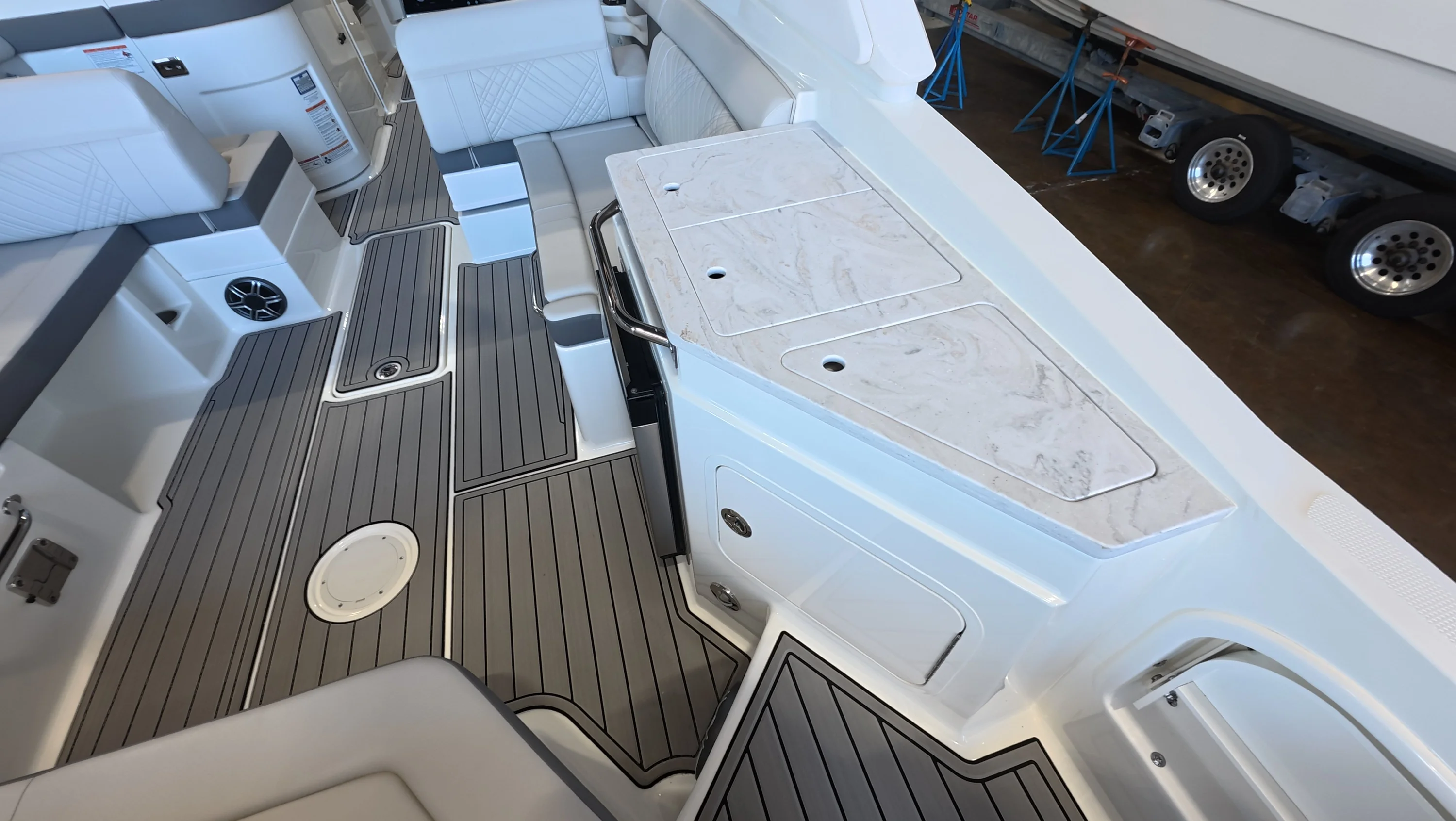 2026 Sea Ray SDX 290 Outboard Image Thumbnail #9