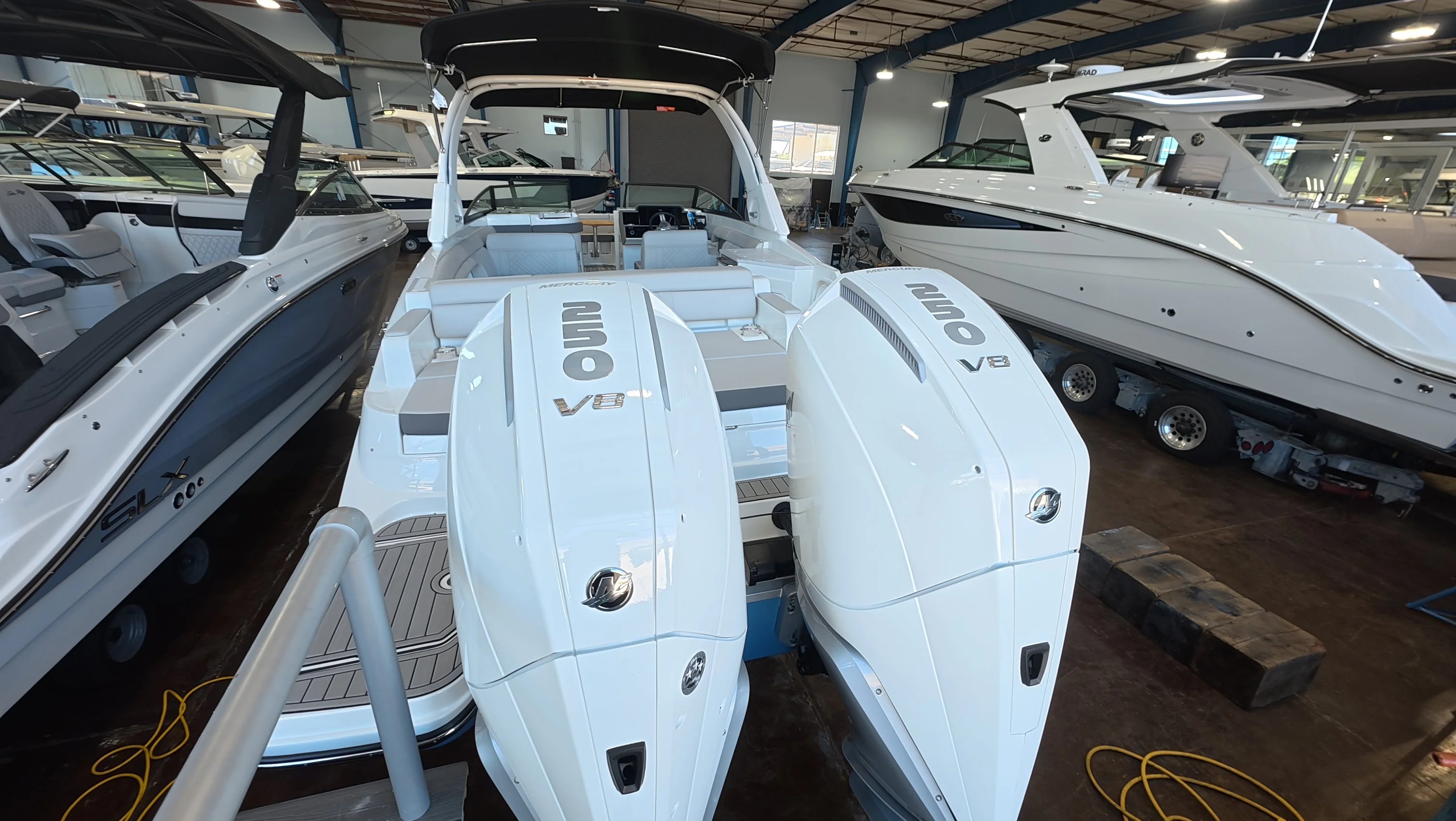 2026 Sea Ray SDX 290 Outboard Image Thumbnail #4