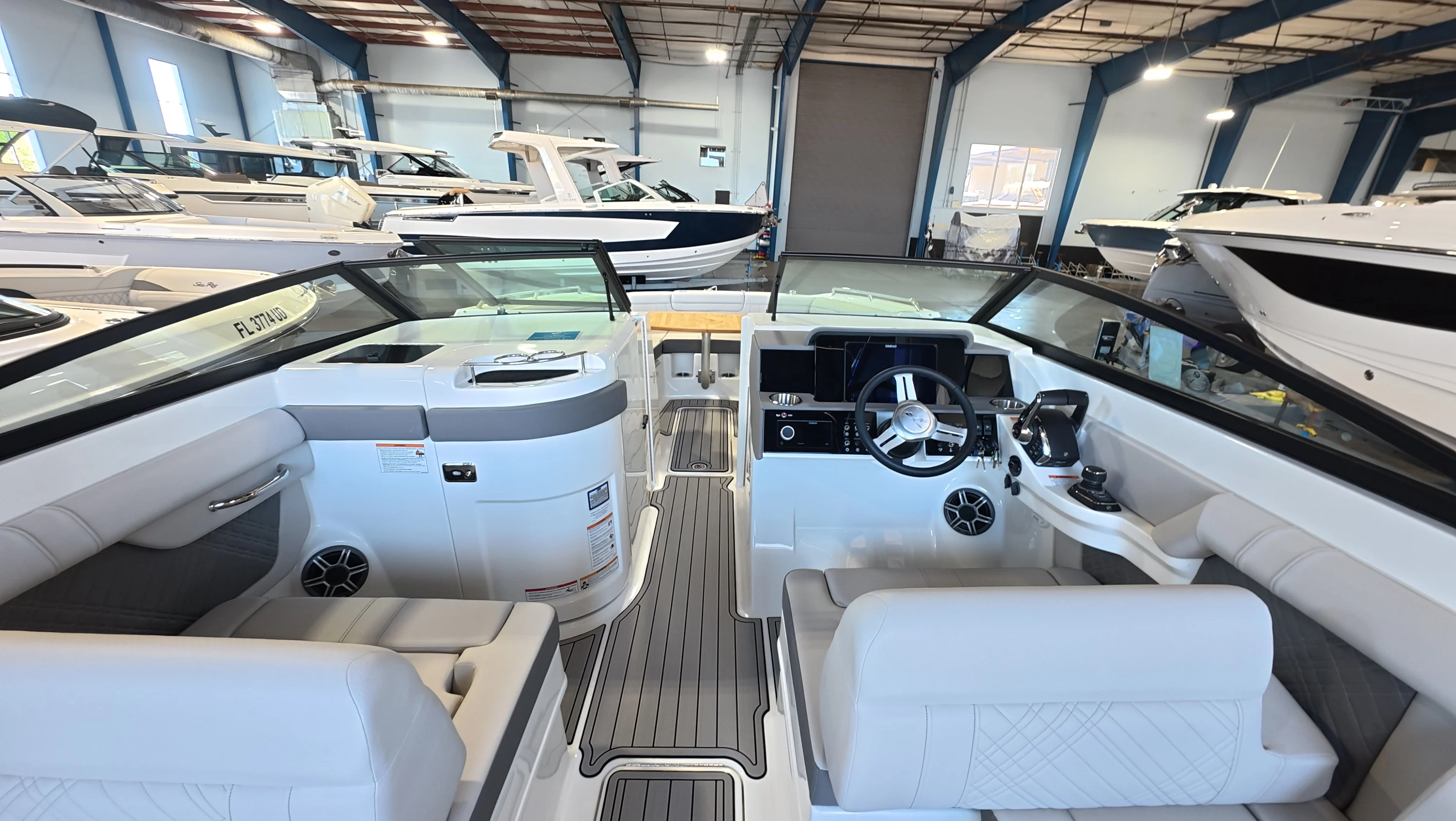 2026 Sea Ray SDX 290 Outboard Image Thumbnail #14