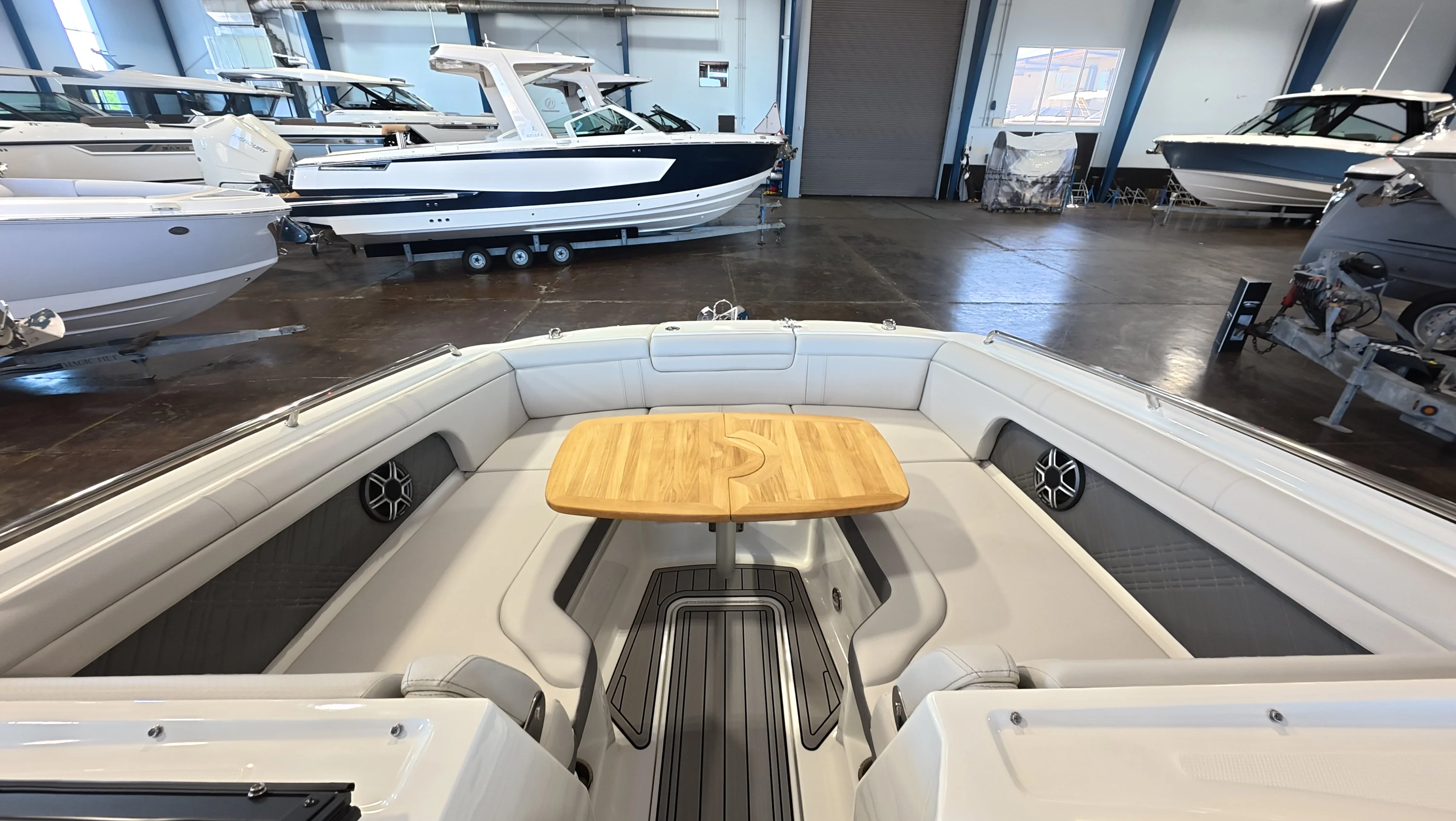 2026 Sea Ray SDX 290 Outboard Image Thumbnail #19