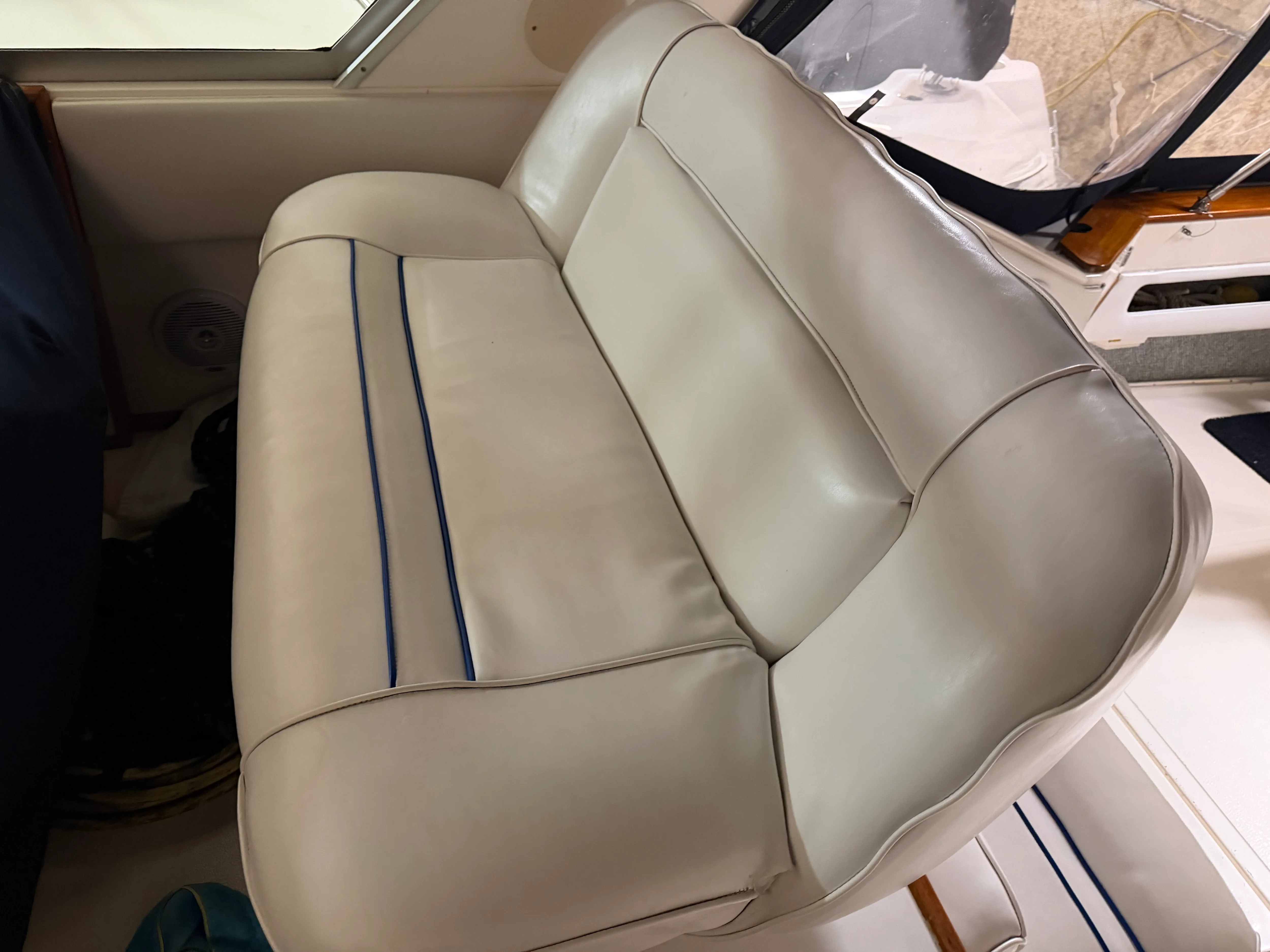 1988 Sea Ray 390 EC Image Thumbnail #24