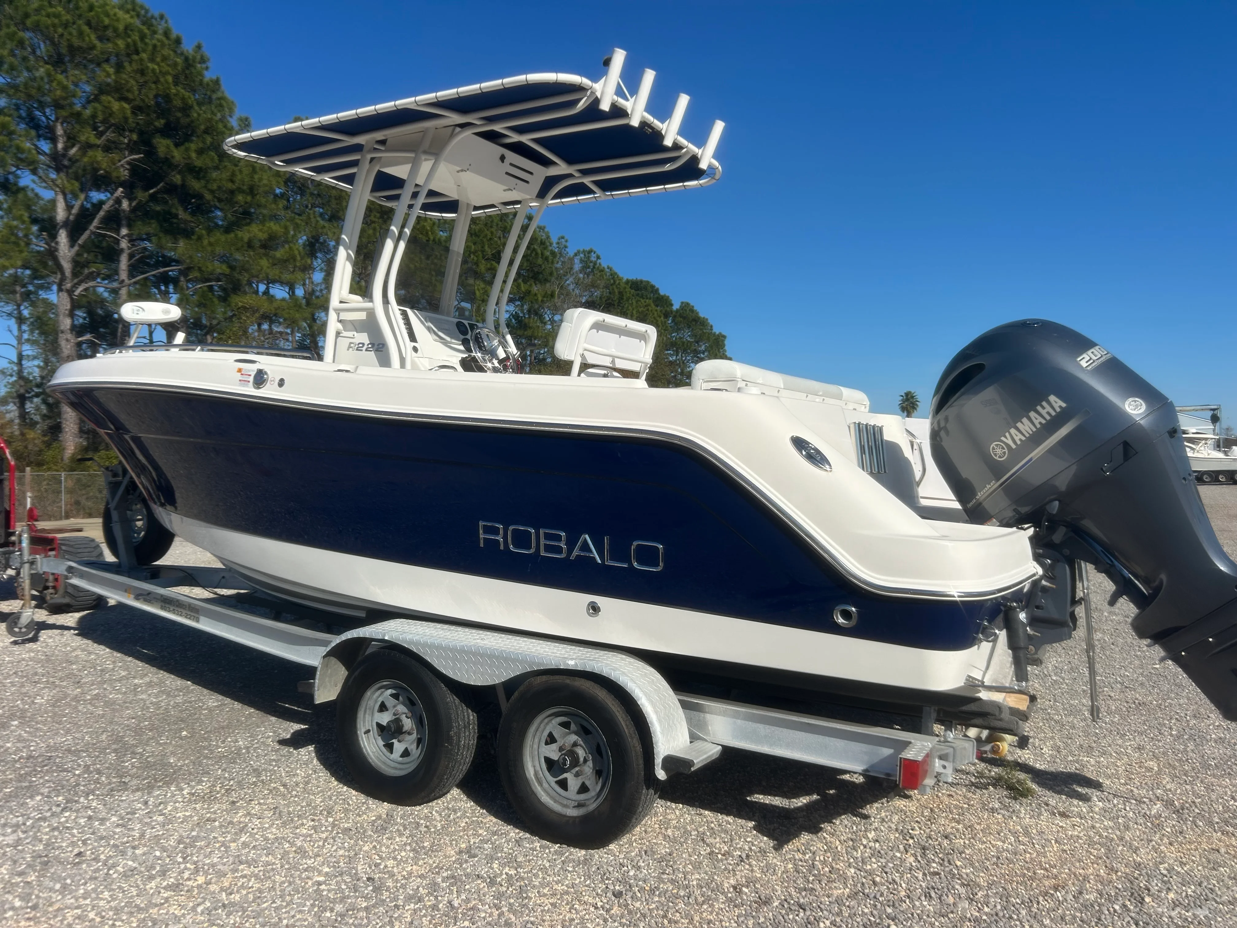 2015 Robalo R222 Image Thumbnail #3