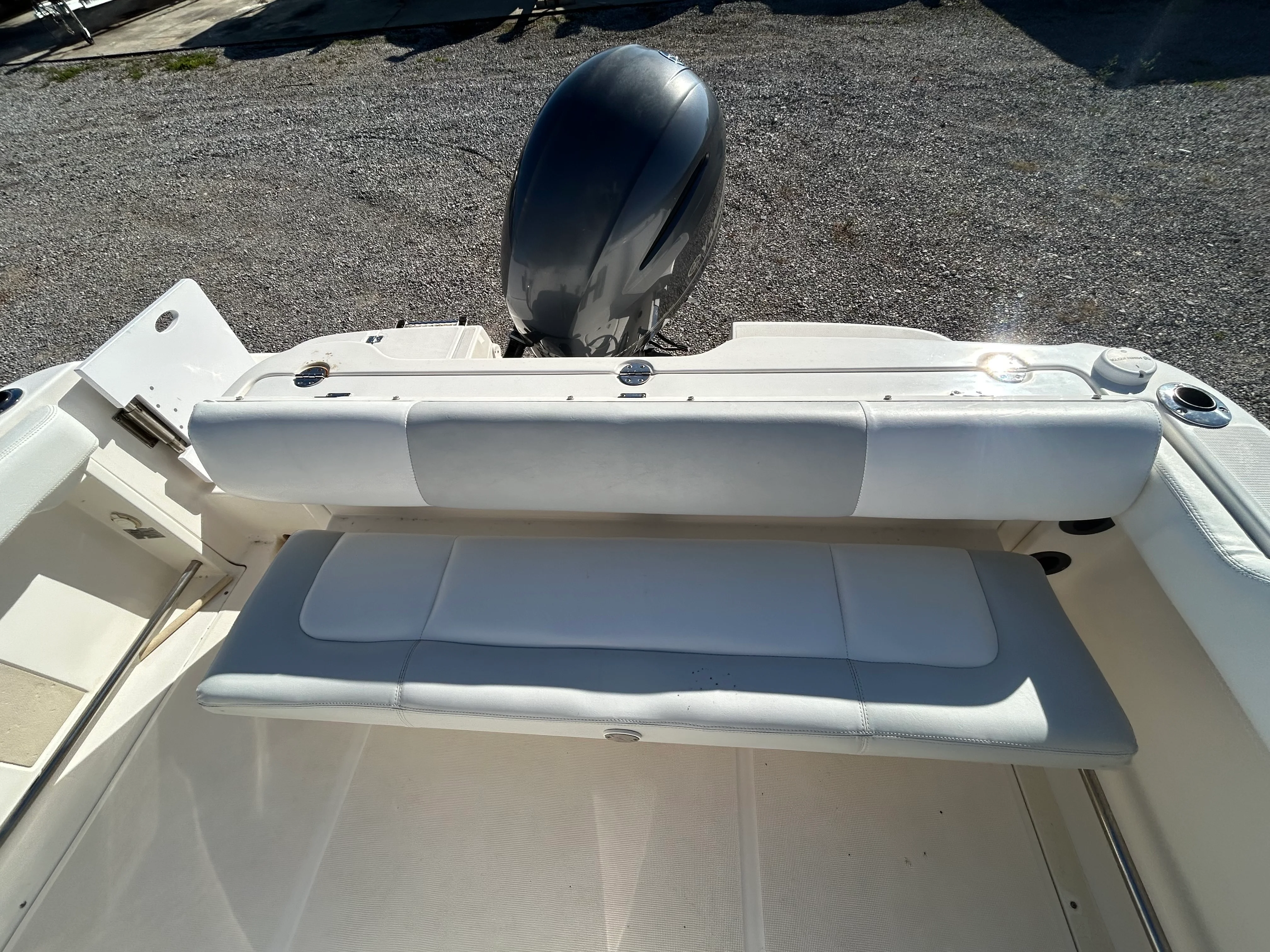 2015 Robalo R222 Image Thumbnail #7