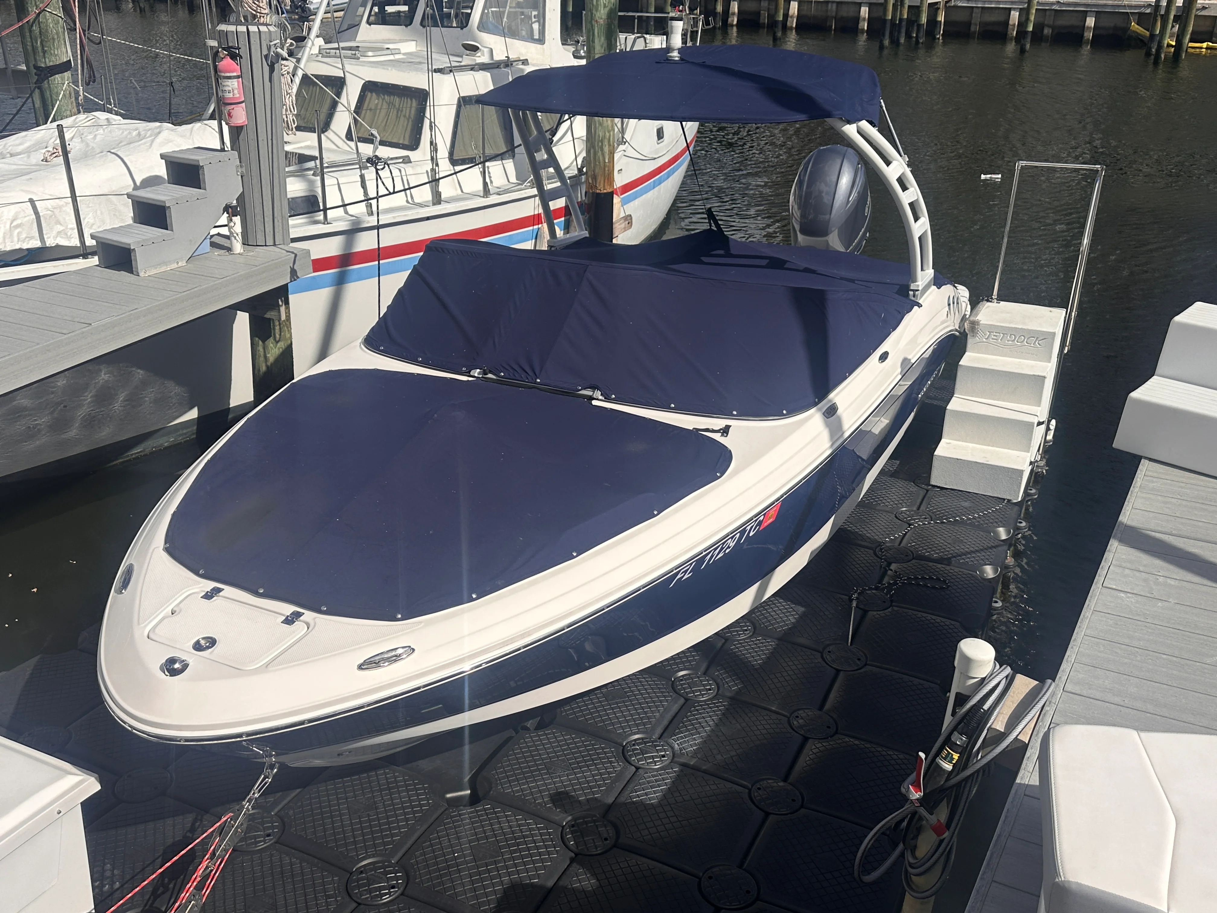 2021 Chaparral 21 SSI Image Thumbnail #2