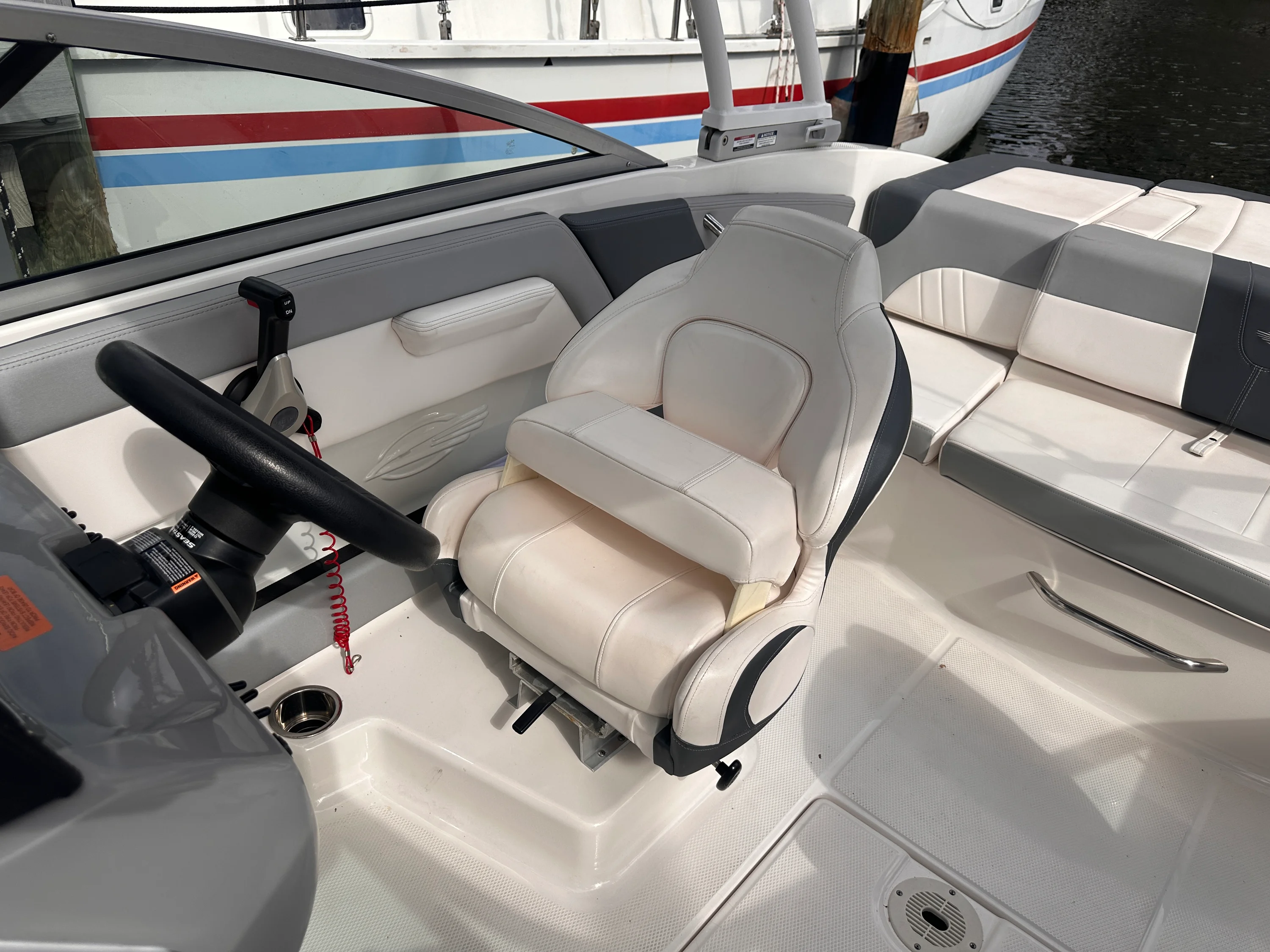 2021 Chaparral 21 SSI Image Thumbnail #14