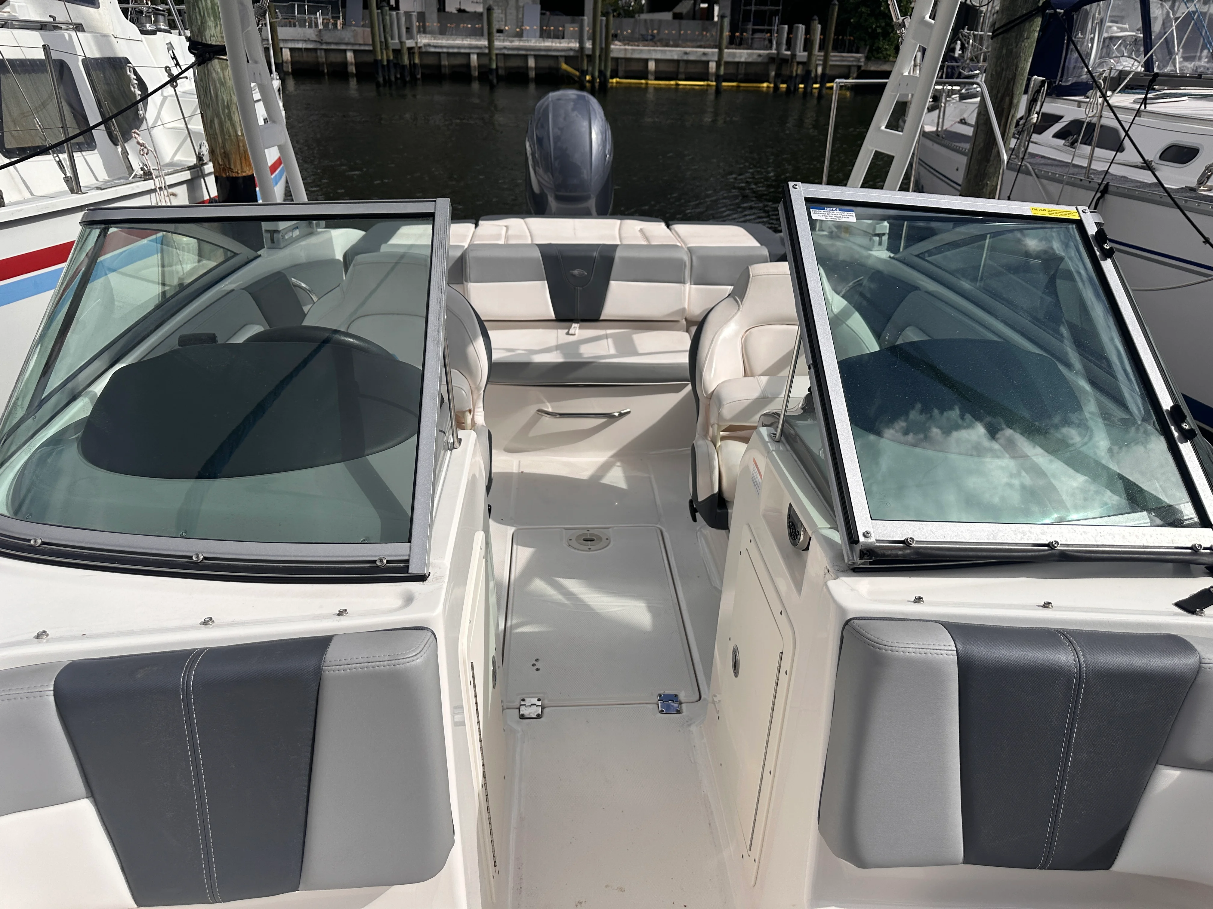 2021 Chaparral 21 SSI Image Thumbnail #9