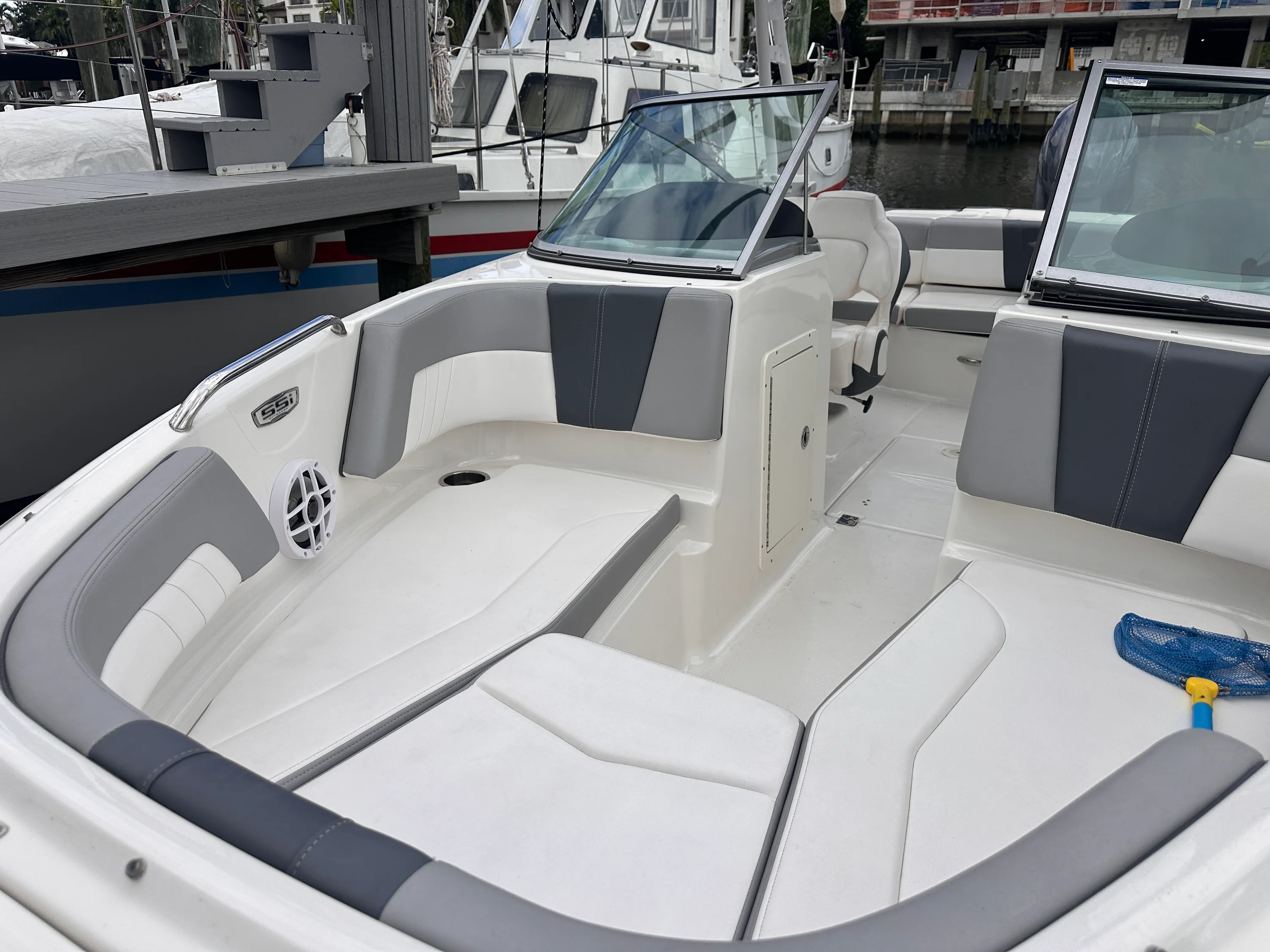 2021 Chaparral 21 SSI Image Thumbnail #8