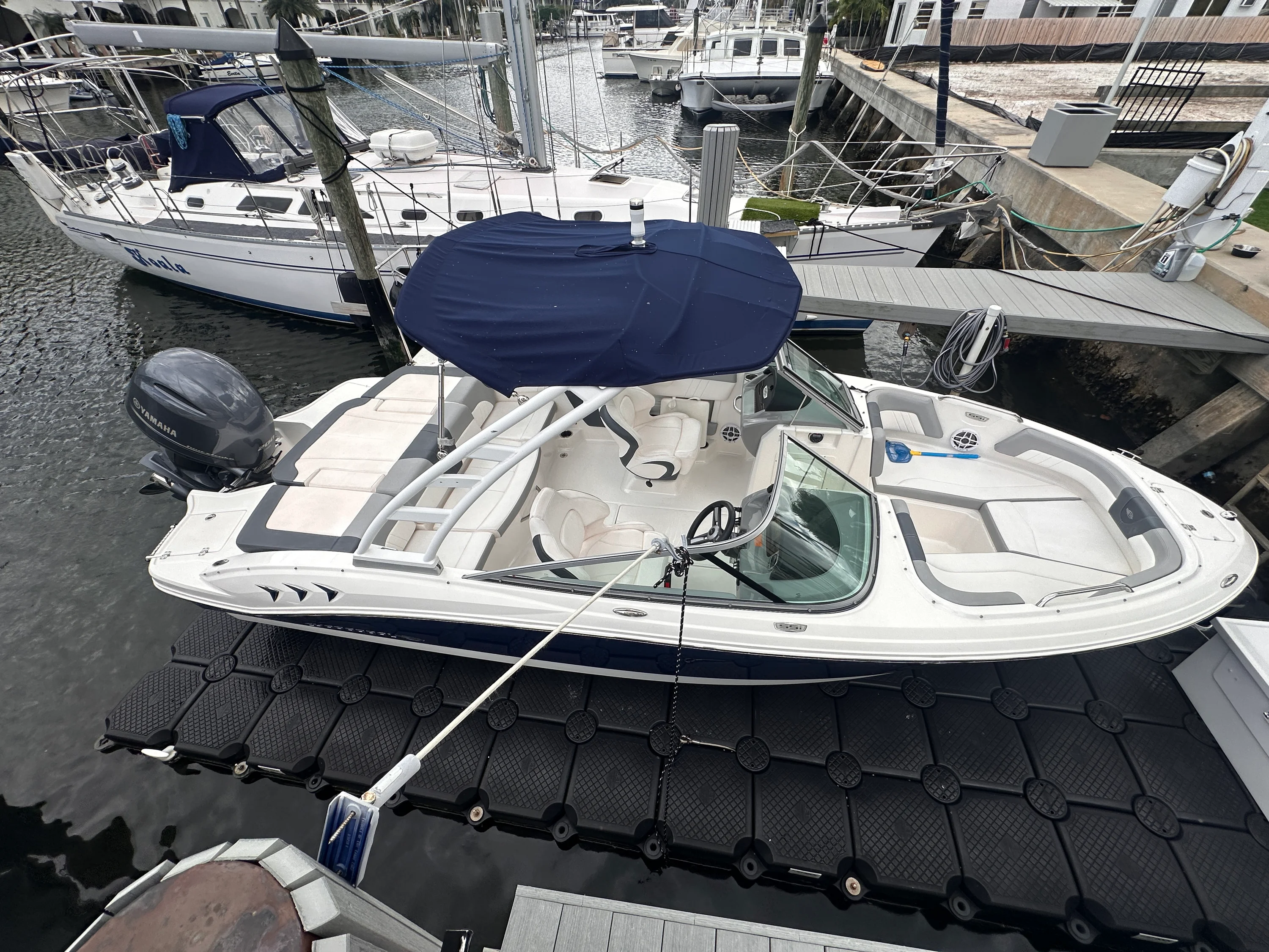 2021 Chaparral 21 SSI Image Thumbnail #1