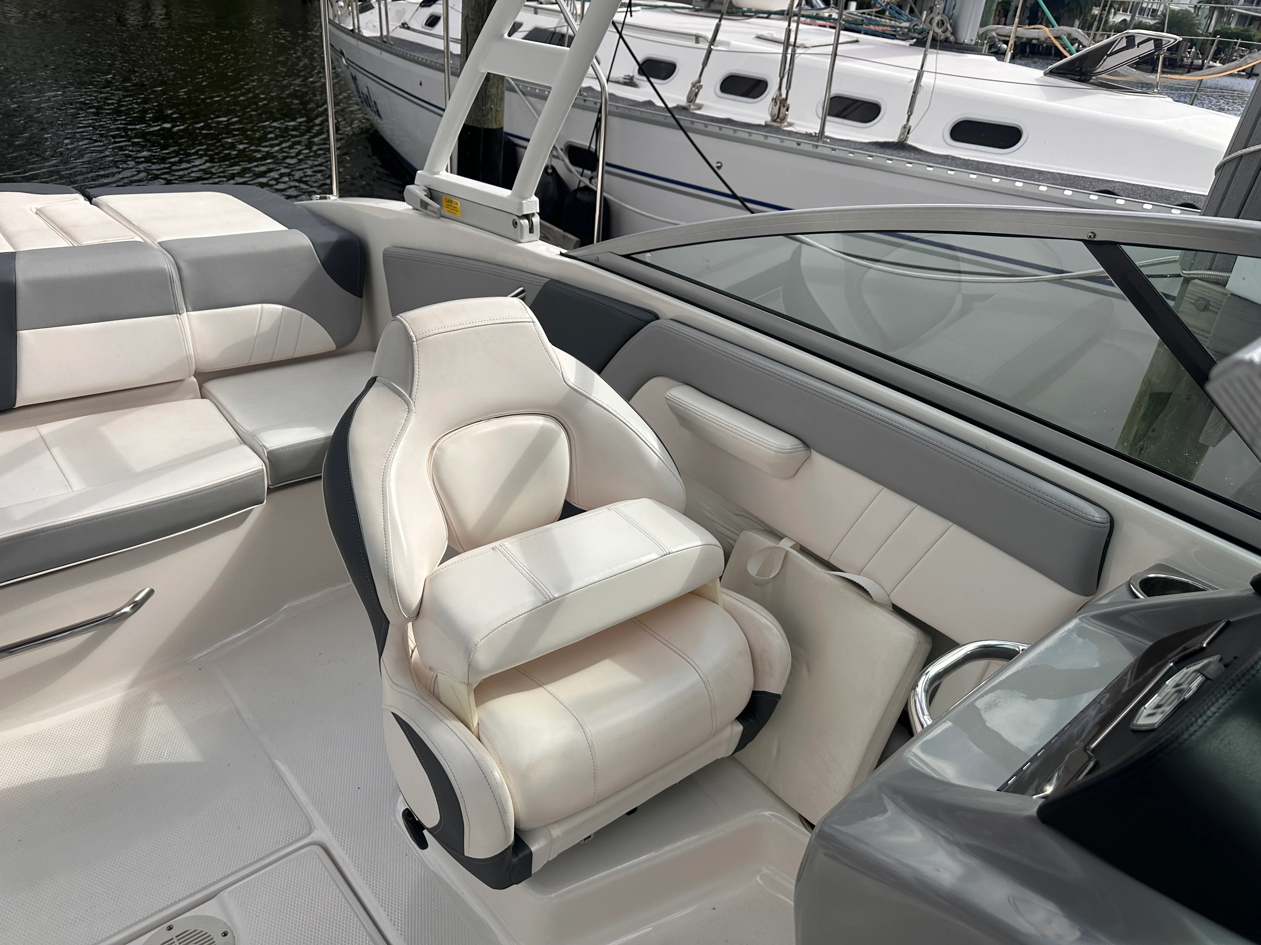 2021 Chaparral 21 SSI Image Thumbnail #15