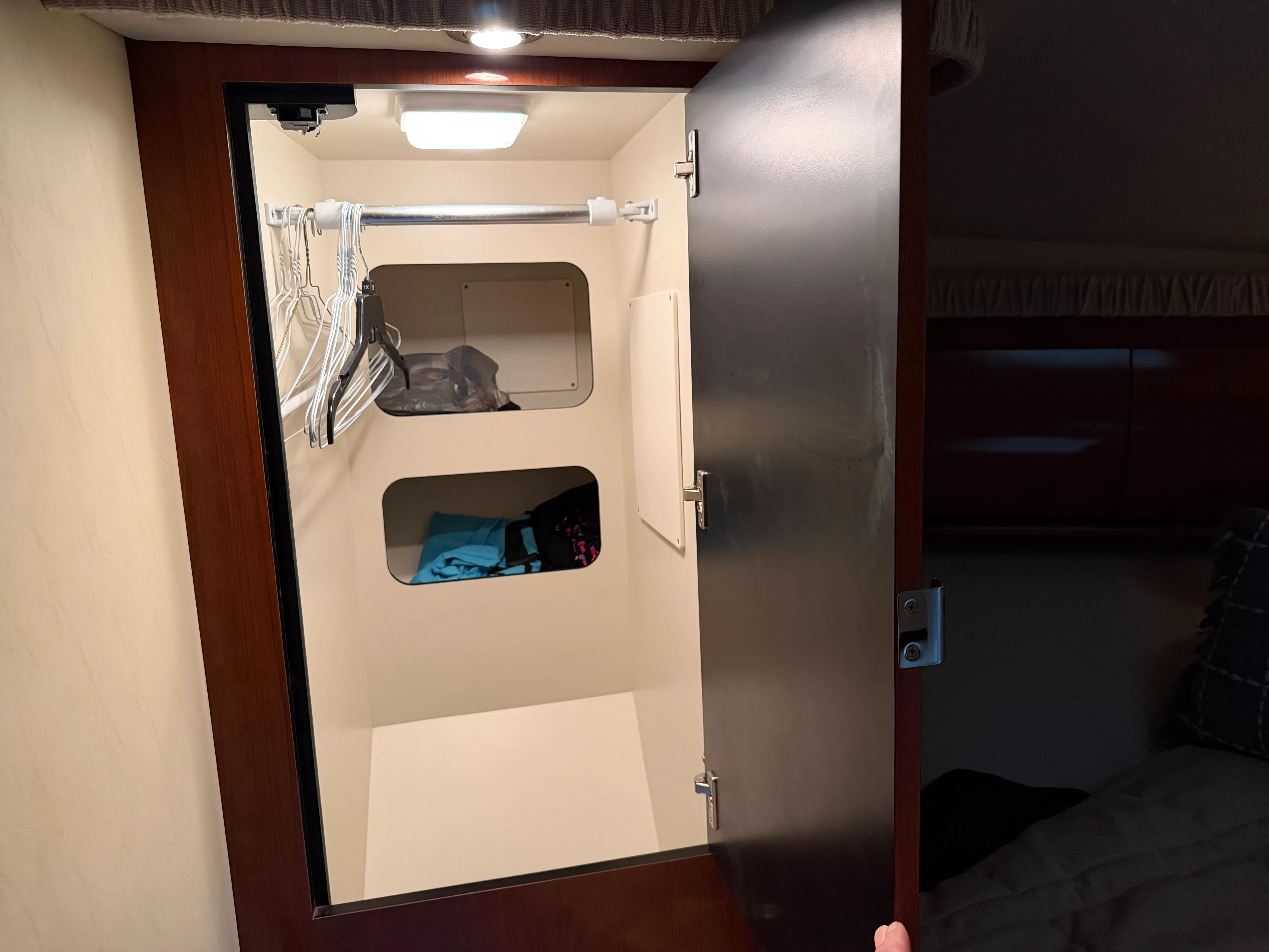 2006 Sea Ray 44 SUNDANCER Image Thumbnail #32