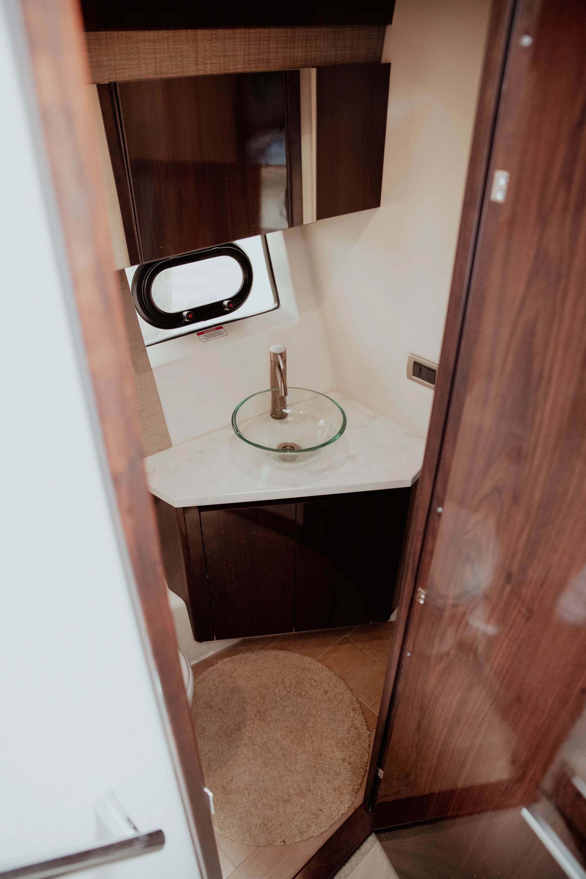 2017 Sea Ray Sundancer 400 Image Thumbnail #43