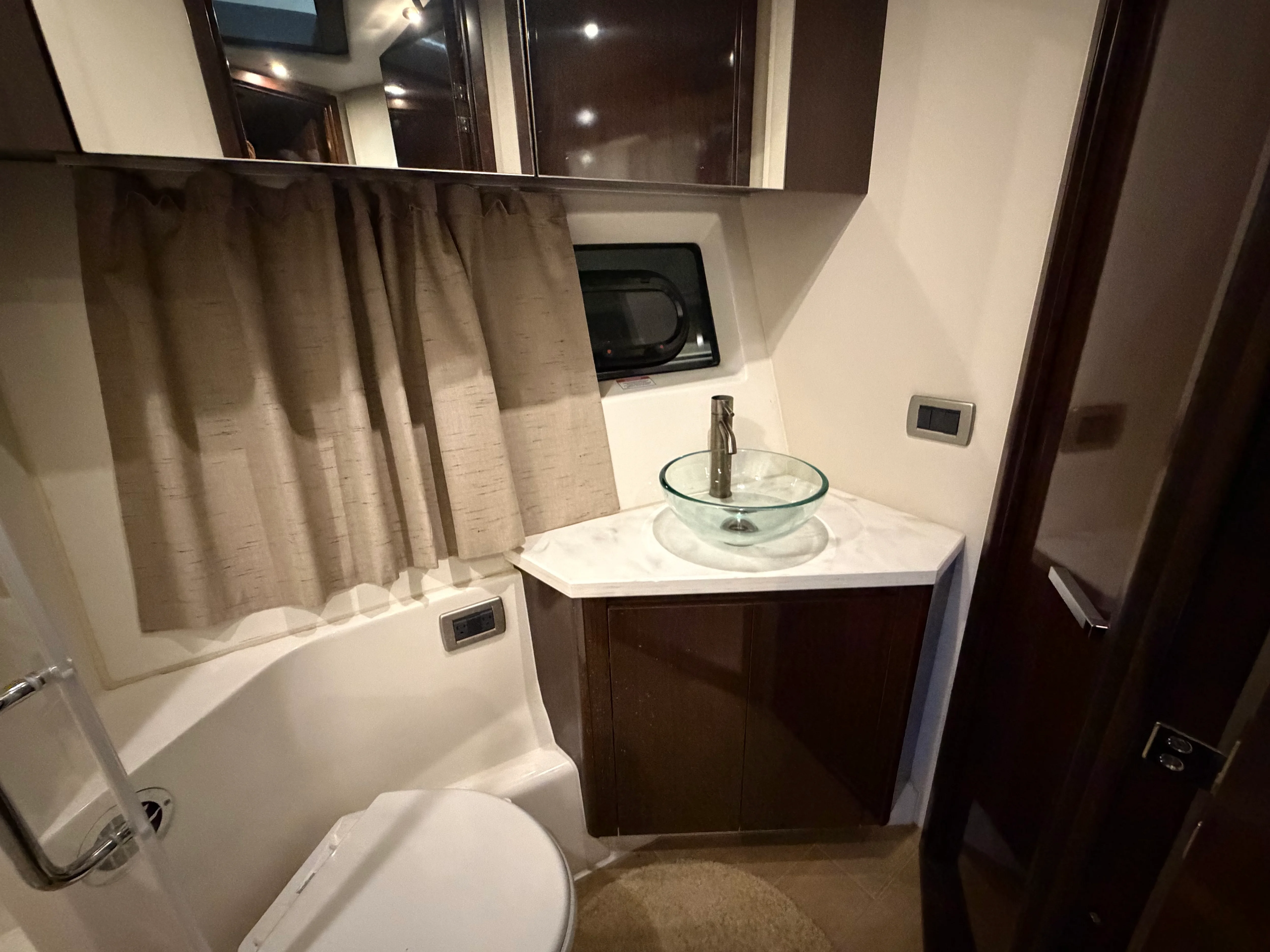 2017 Sea Ray Sundancer 400 Image Thumbnail #32