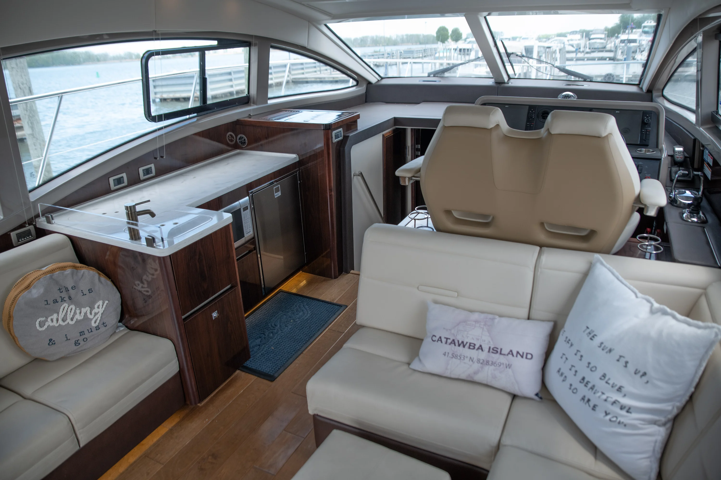 2017 Sea Ray Sundancer 400 Image Thumbnail #28