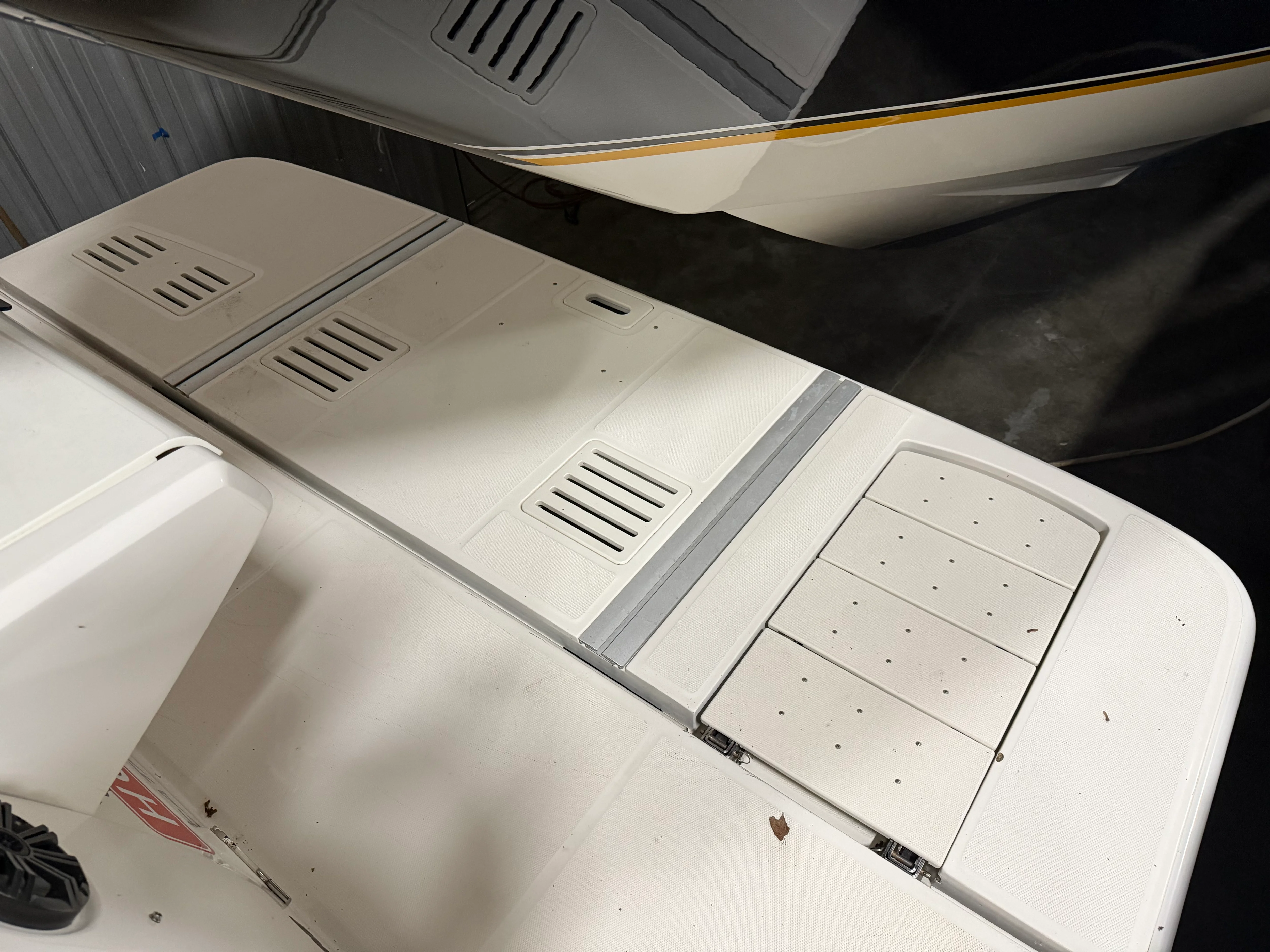 2017 Sea Ray Sundancer 400 Image Thumbnail #11