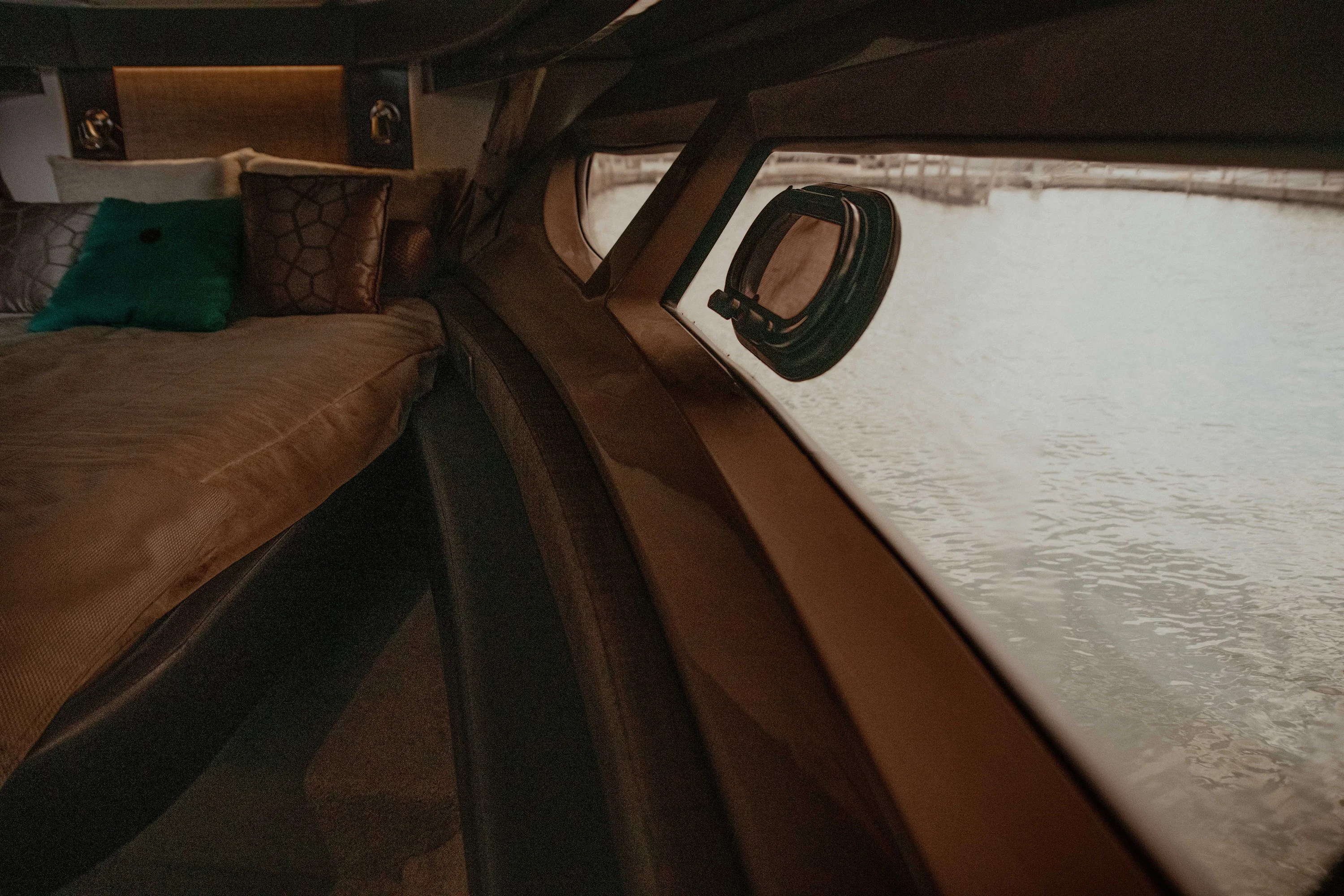 2017 Sea Ray Sundancer 400 Image Thumbnail #32