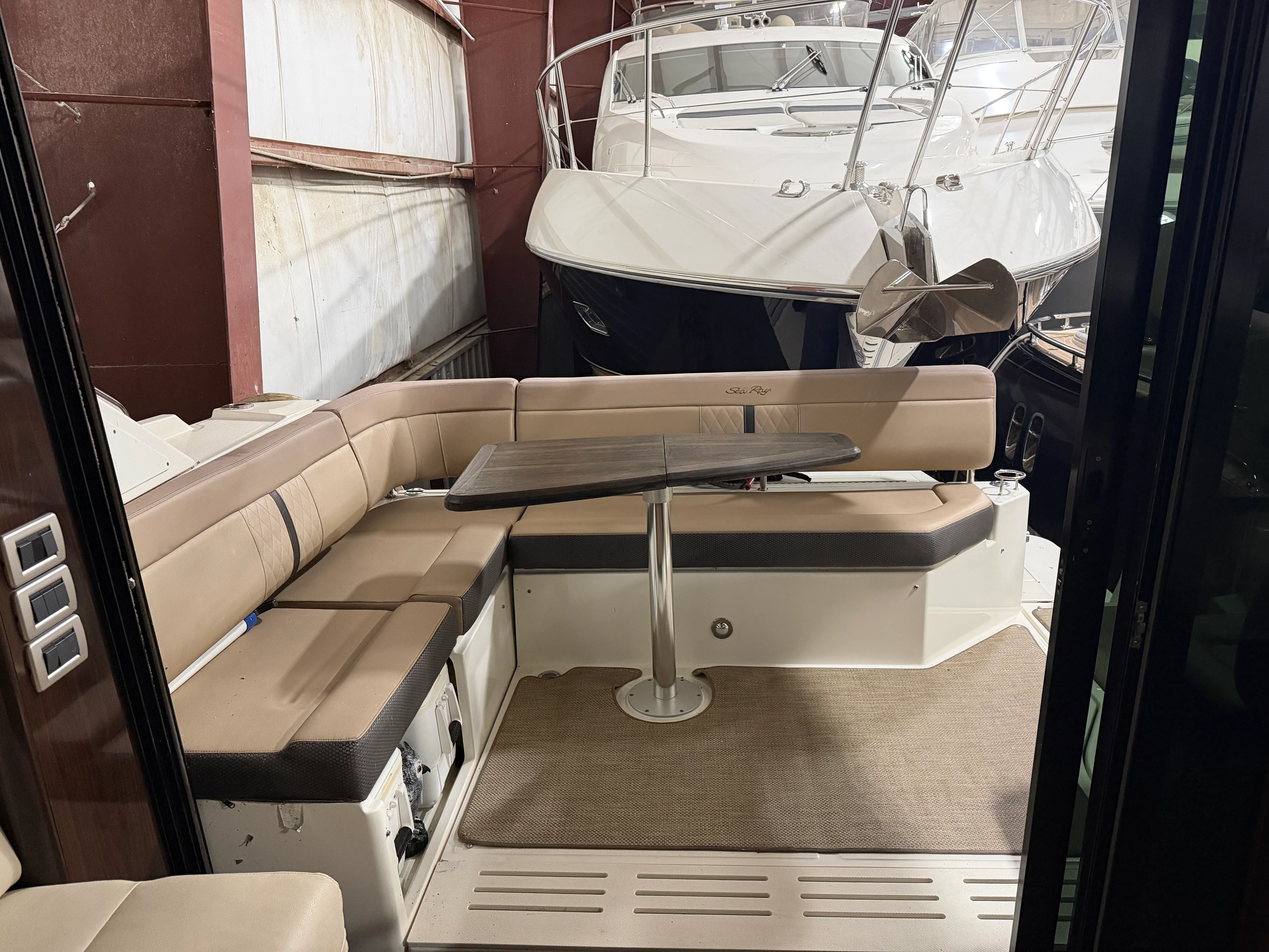 2017 Sea Ray Sundancer 400 Image Thumbnail #3