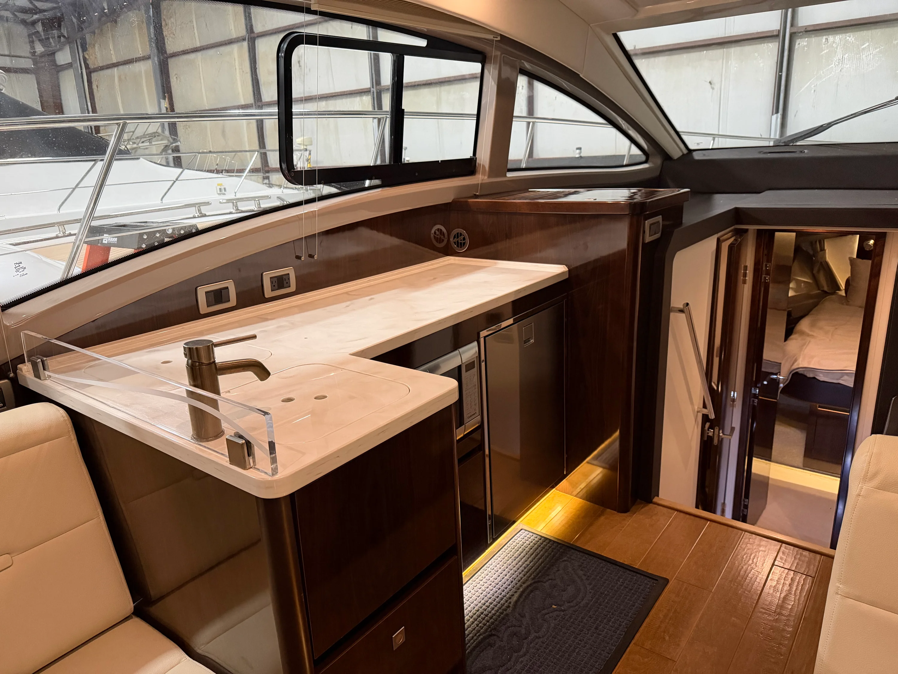 2017 Sea Ray Sundancer 400 Image Thumbnail #19