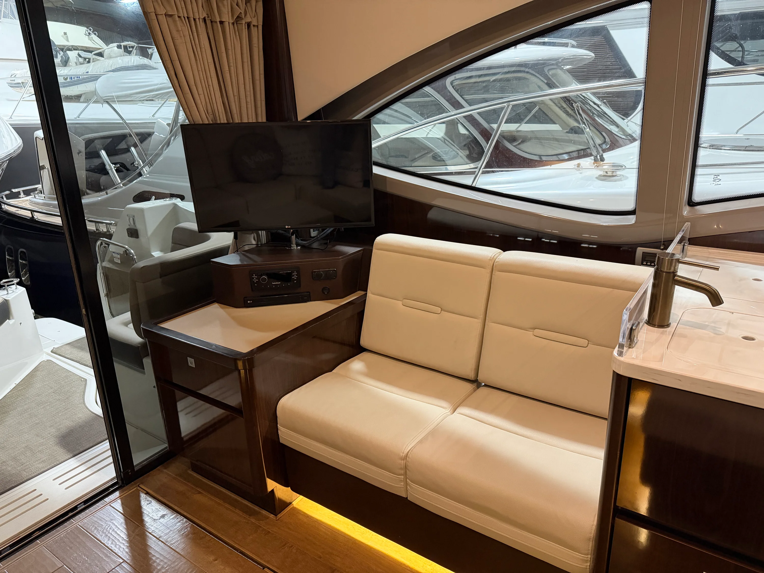 2017 Sea Ray Sundancer 400 Image Thumbnail #18