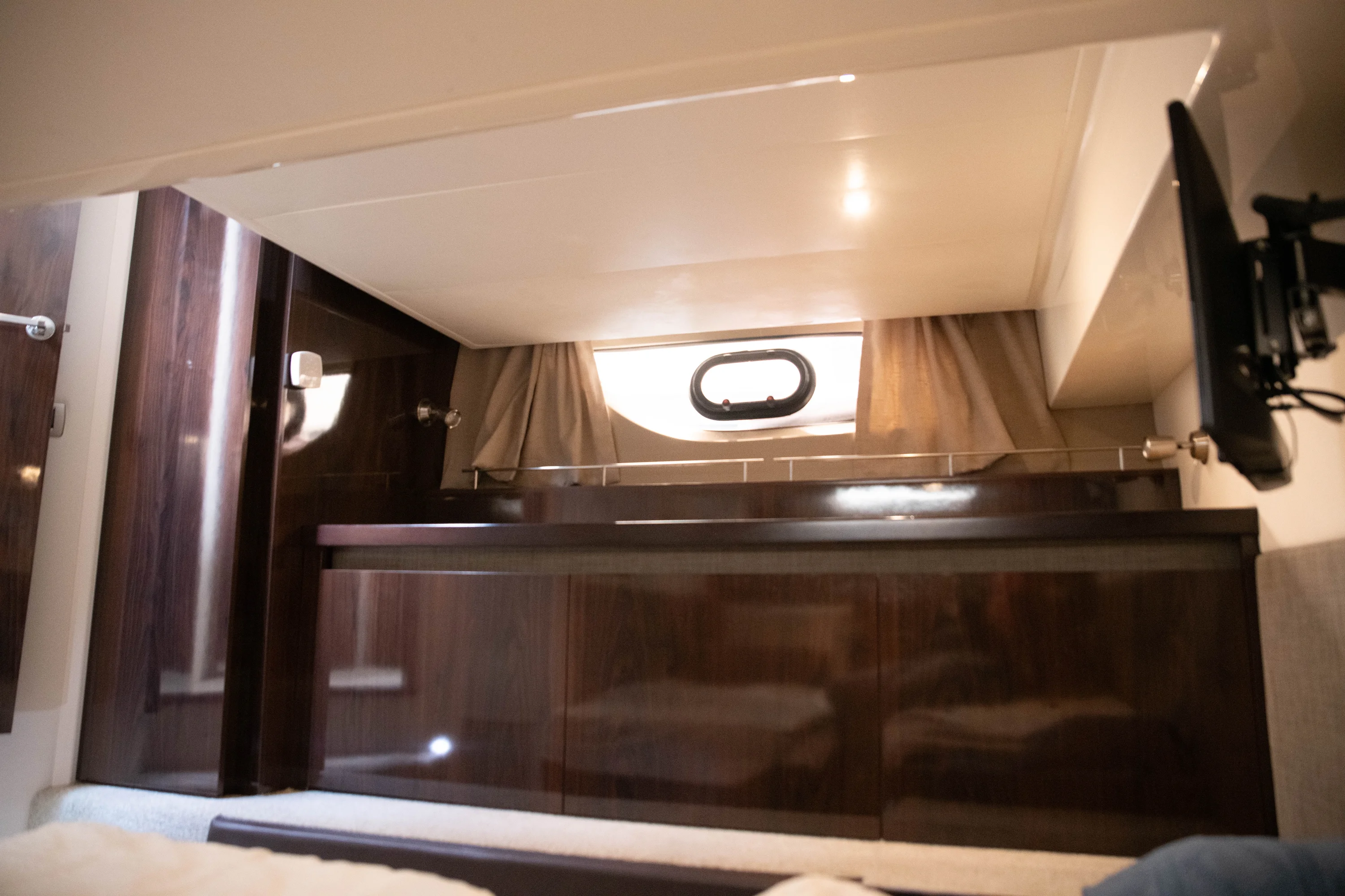 2017 Sea Ray Sundancer 400 Image Thumbnail #36