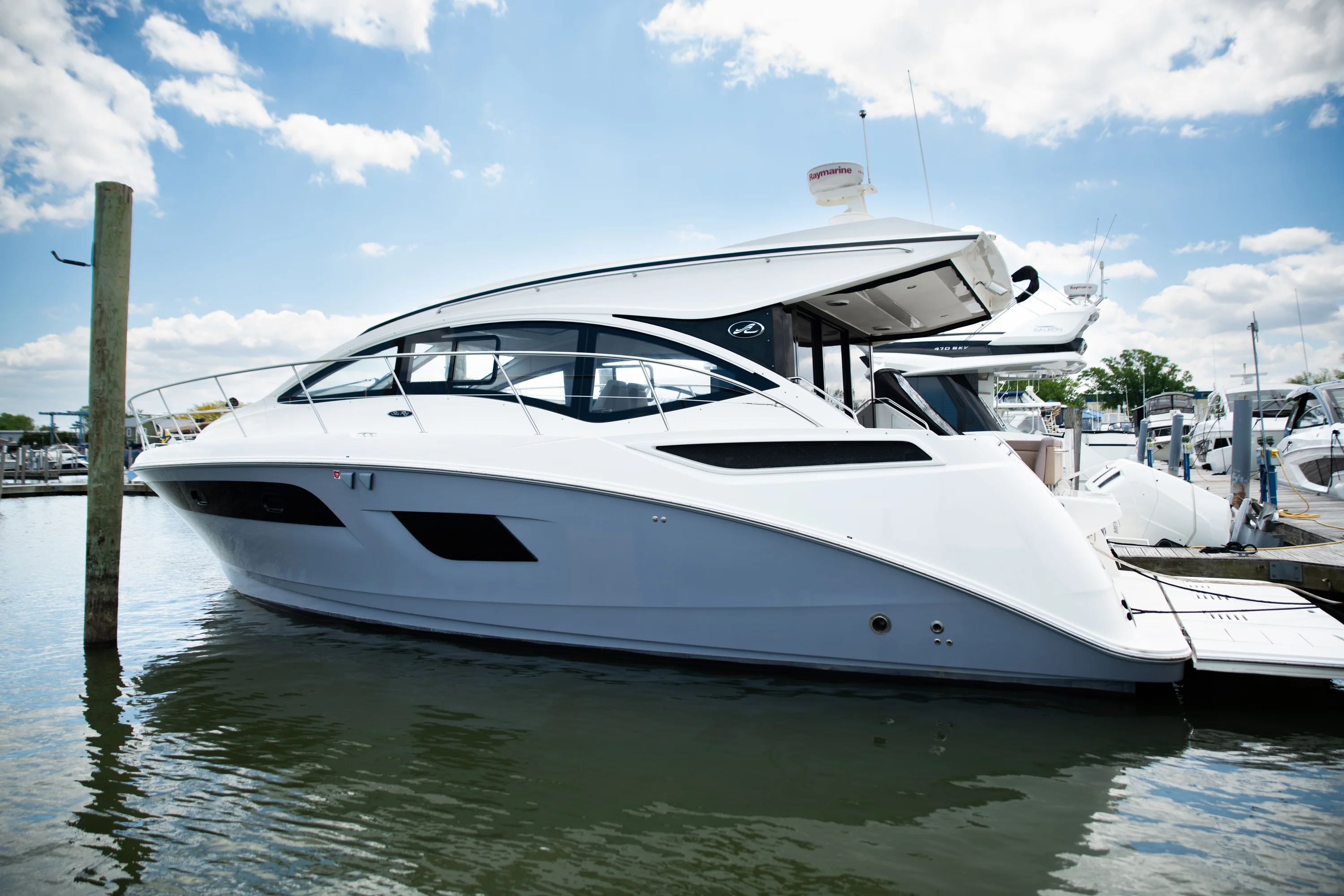 2017 Sea Ray Sundancer 400 Image Thumbnail #1