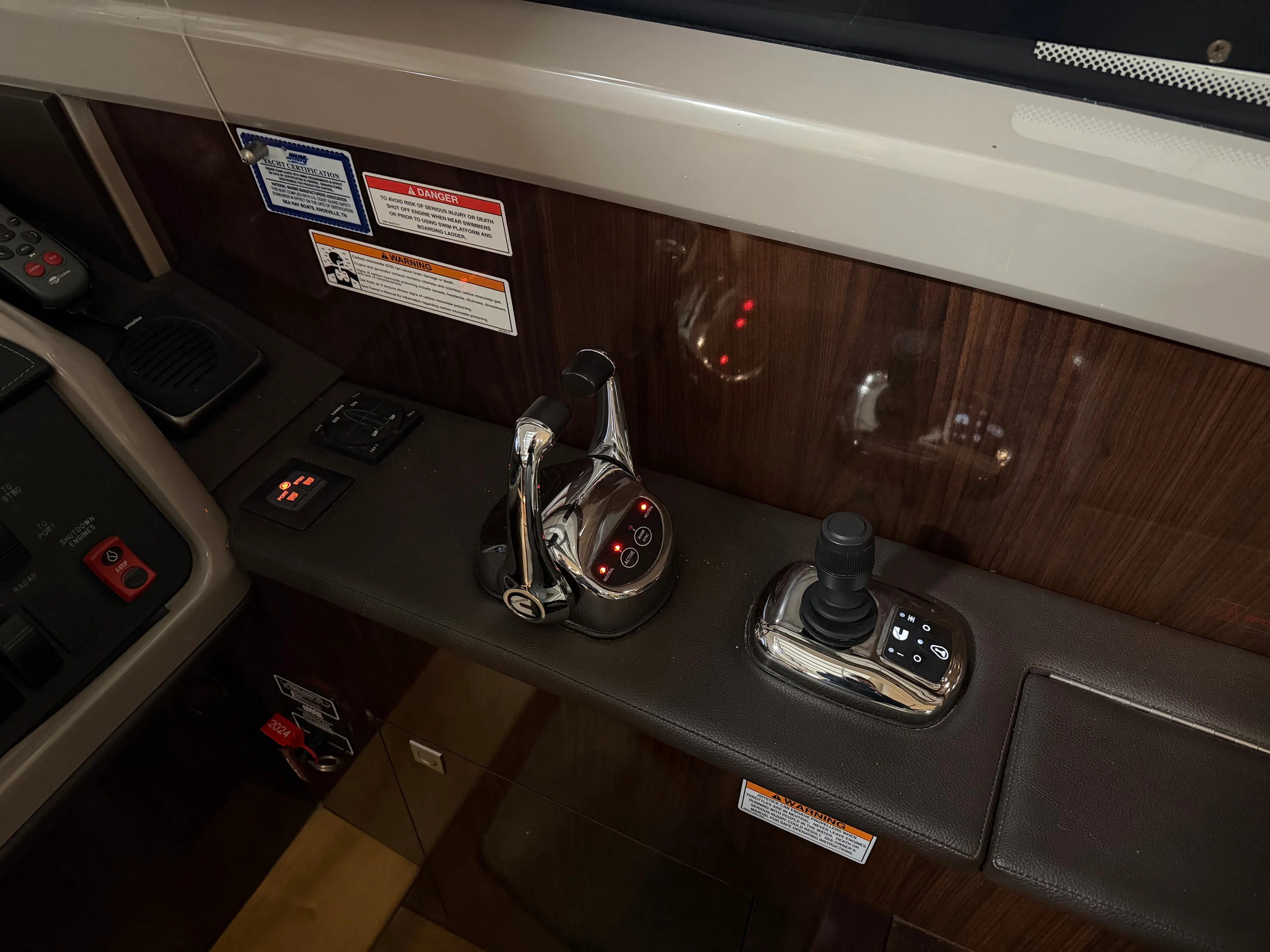 2017 Sea Ray Sundancer 400 Image Thumbnail #25