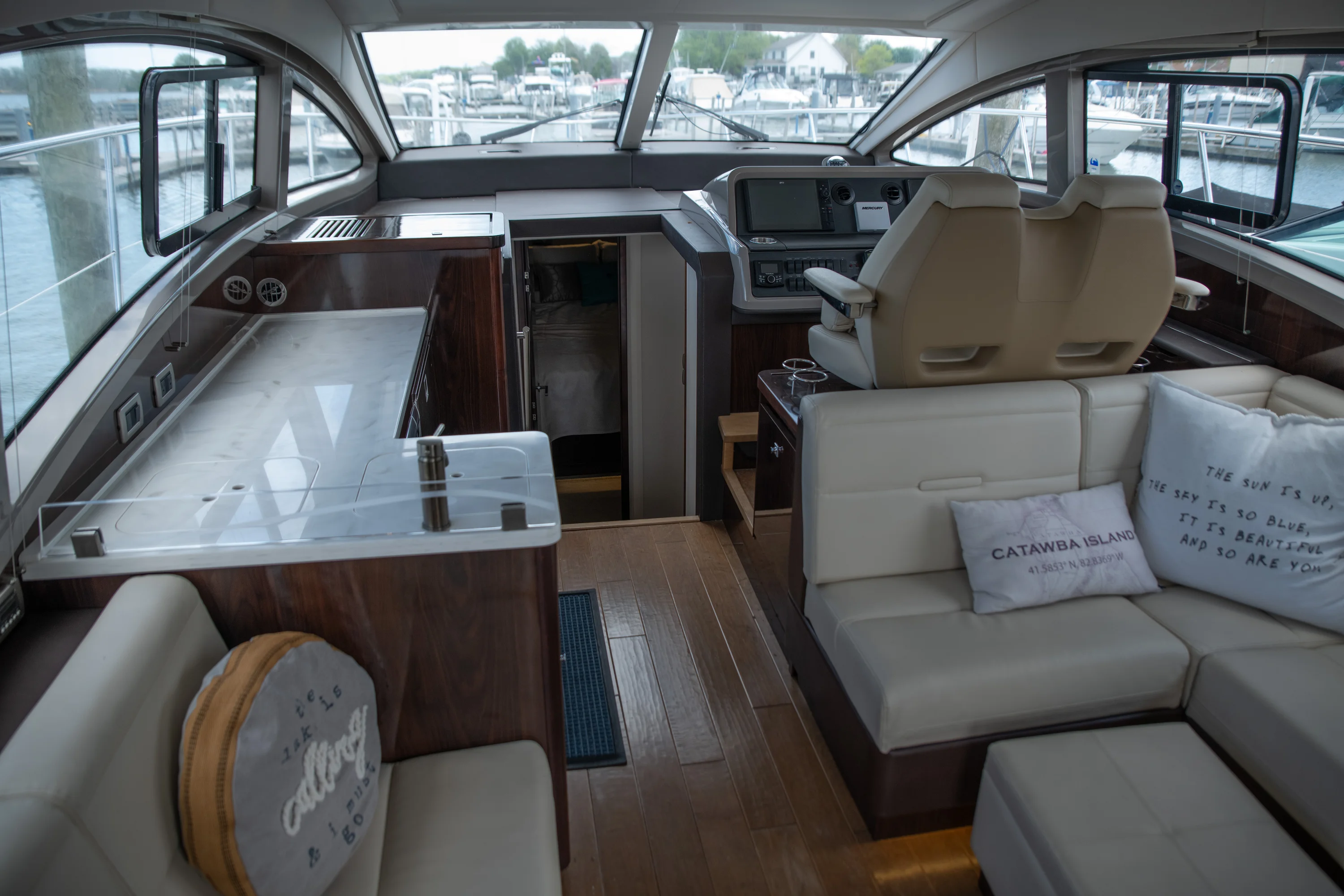 2017 Sea Ray Sundancer 400 Image Thumbnail #19