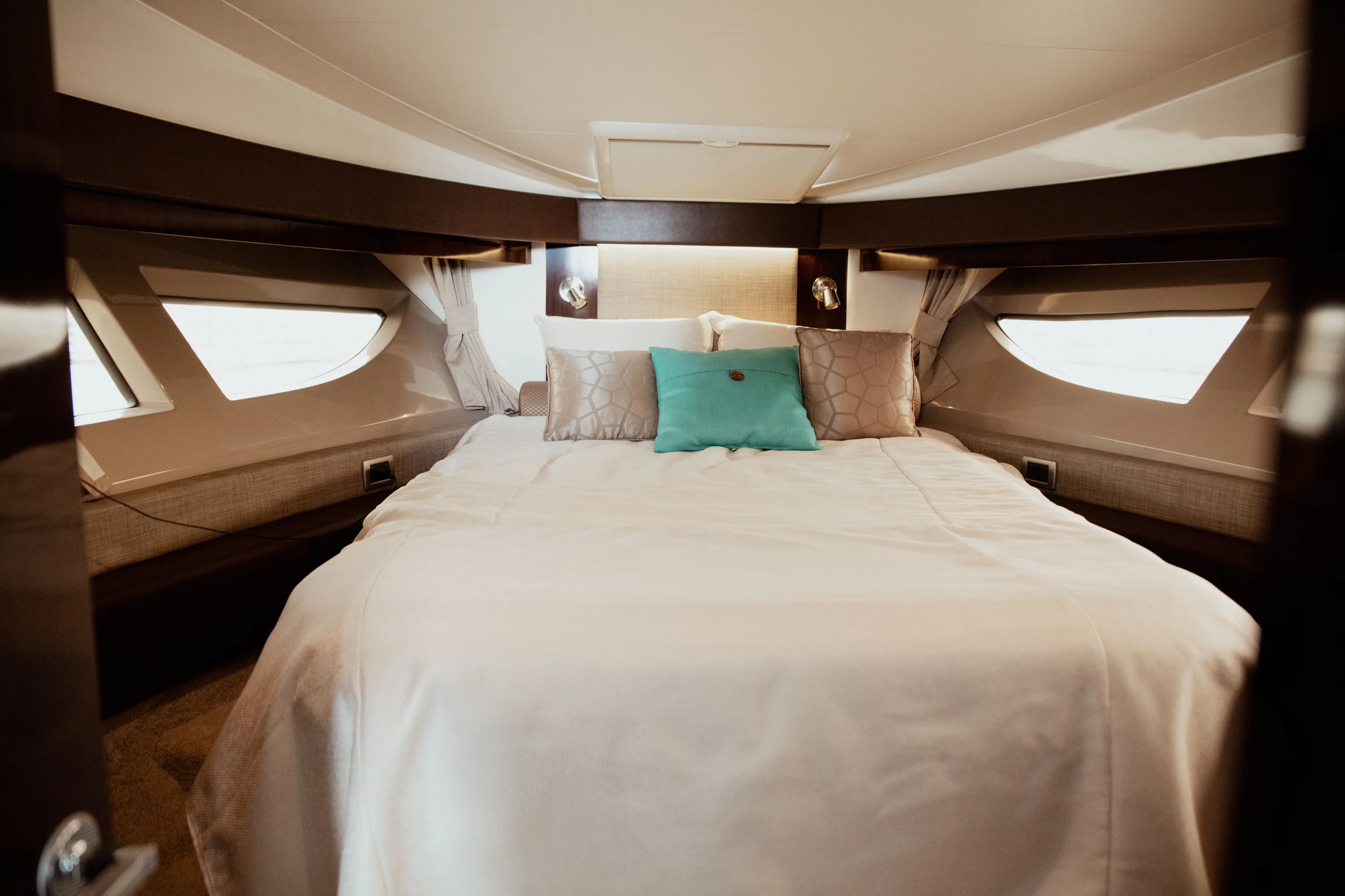 2017 Sea Ray Sundancer 400 Image Thumbnail #30
