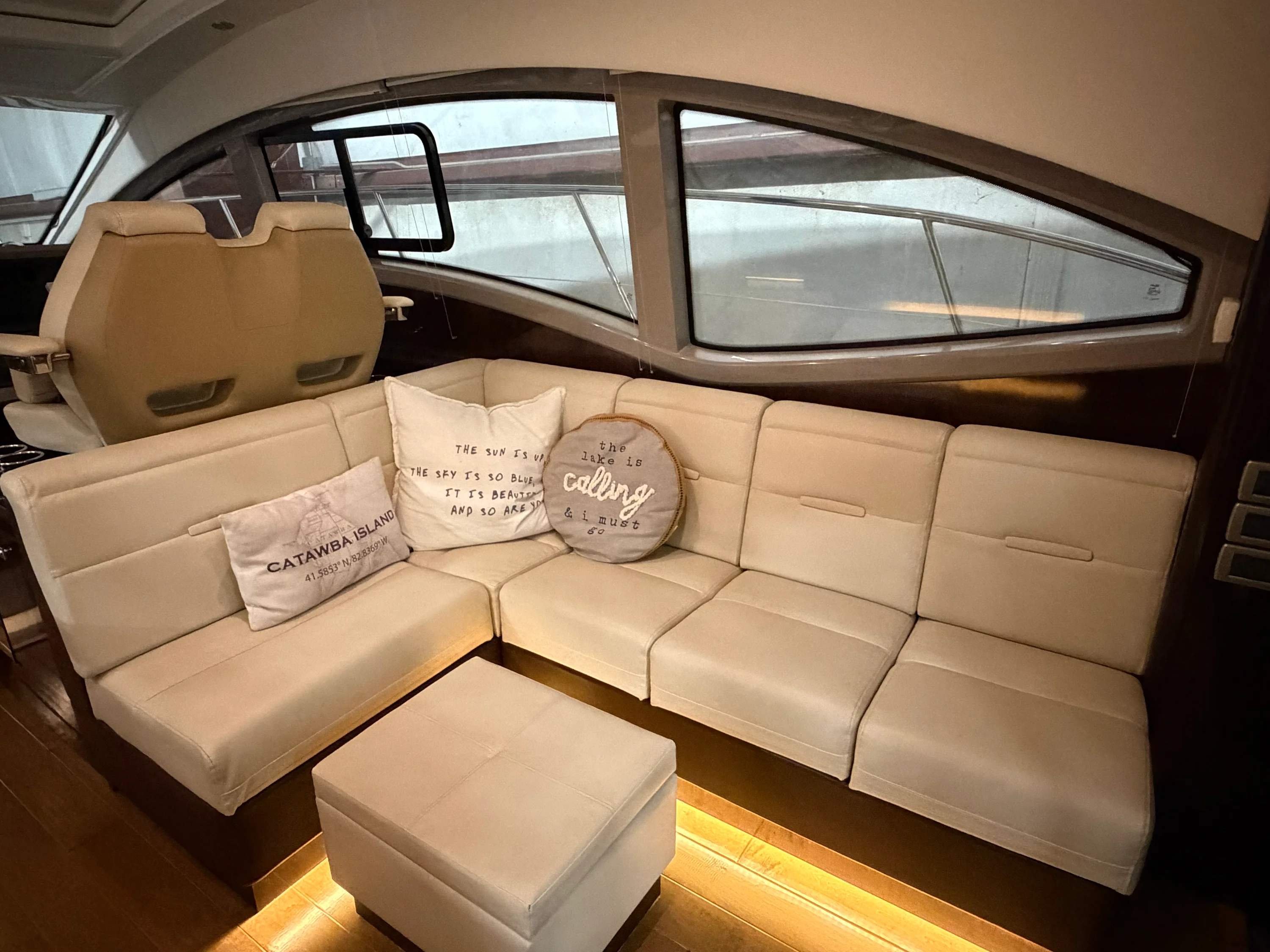 2017 Sea Ray Sundancer 400 Image Thumbnail #17