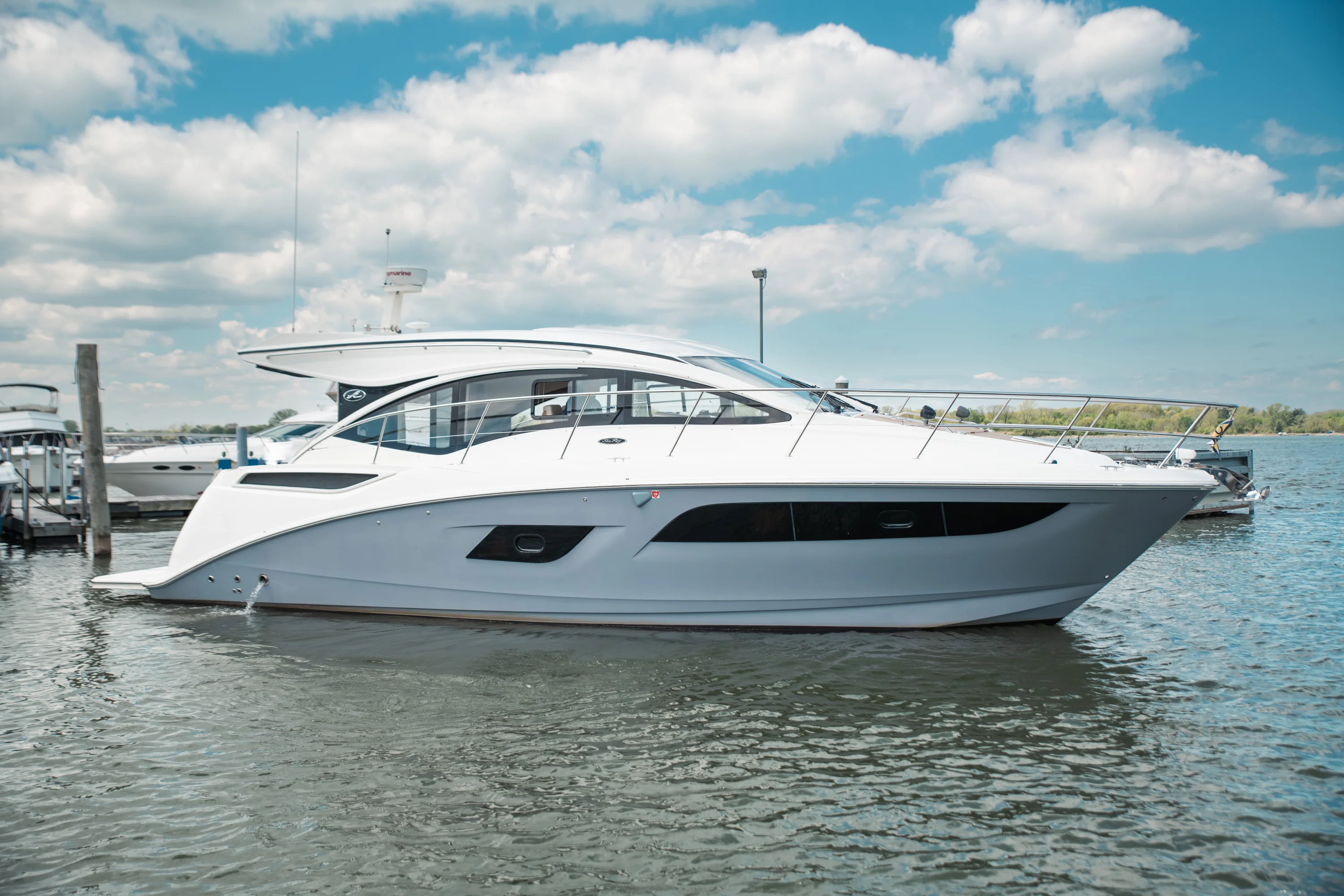 2017 Sea Ray Sundancer 400 Image Thumbnail #0