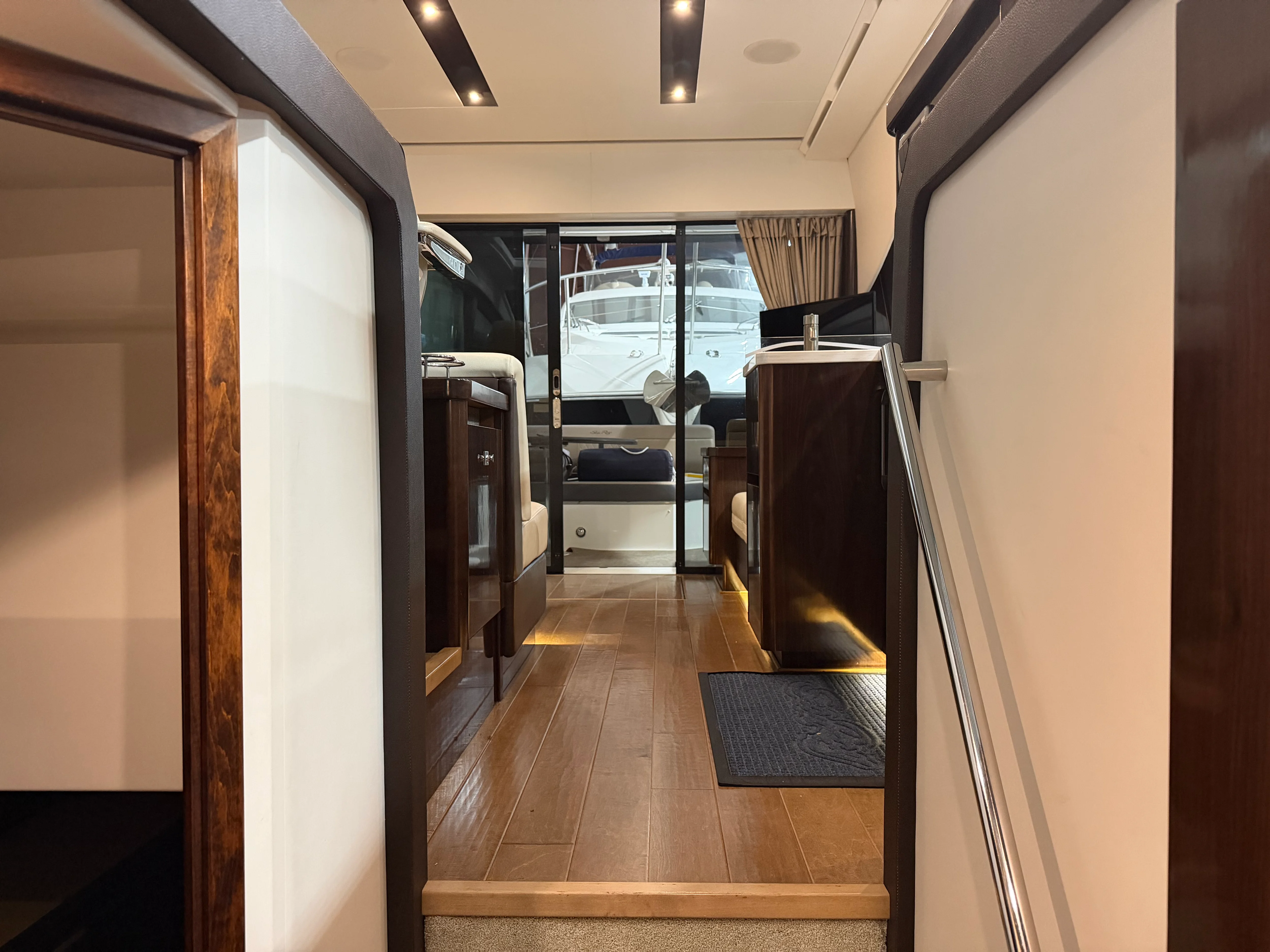 2017 Sea Ray Sundancer 400 Image Thumbnail #33