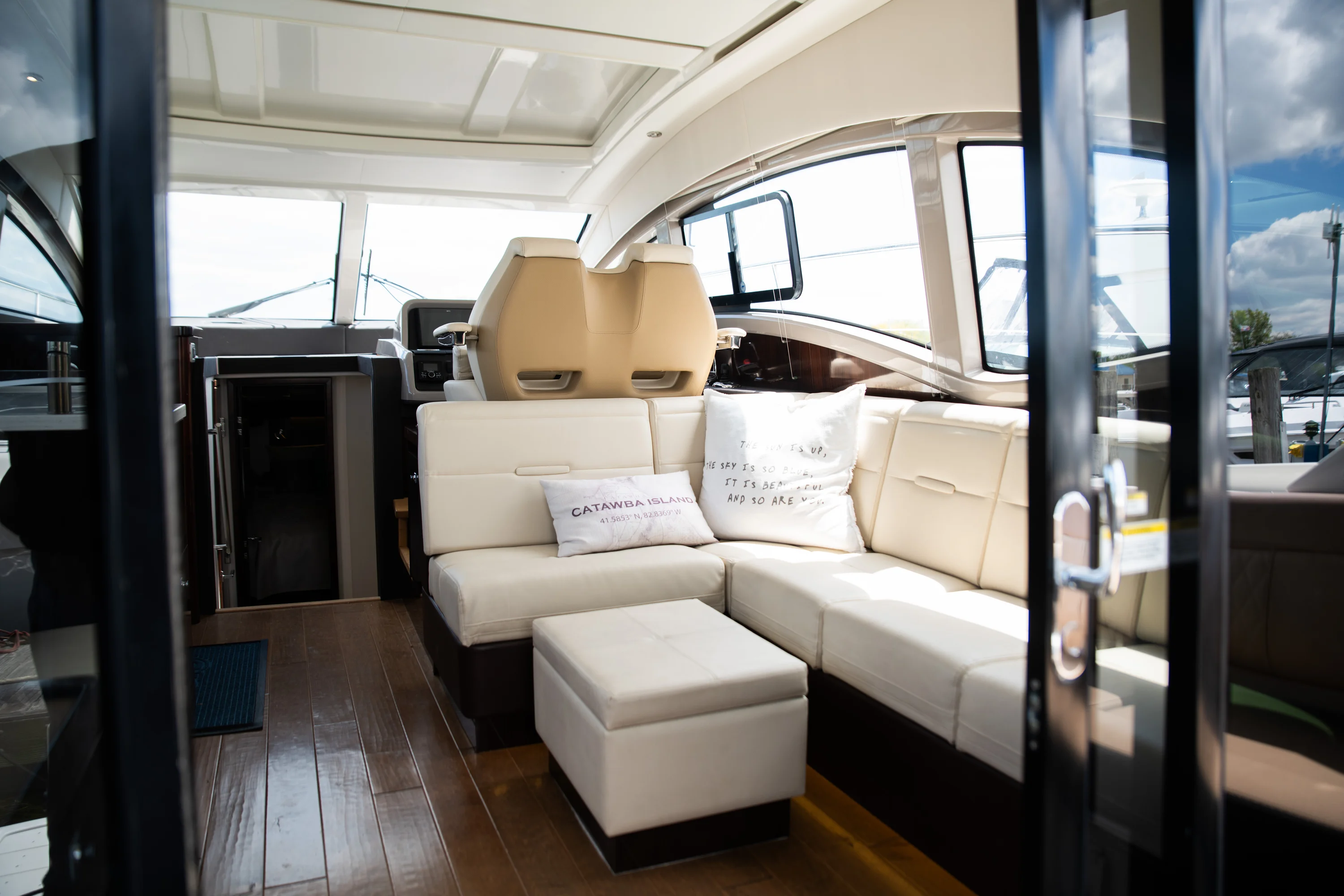 2017 Sea Ray Sundancer 400 Image Thumbnail #13