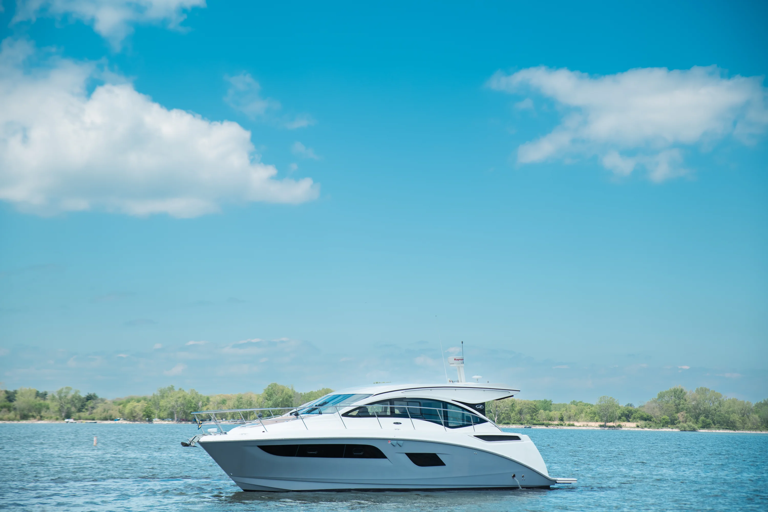 2017 Sea Ray Sundancer 400 Image Thumbnail #4