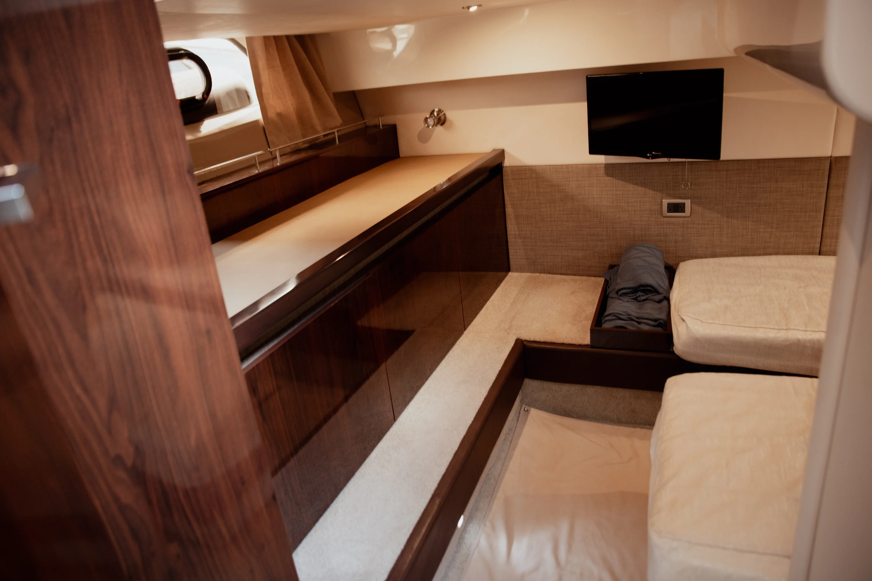 2017 Sea Ray Sundancer 400 Image Thumbnail #33