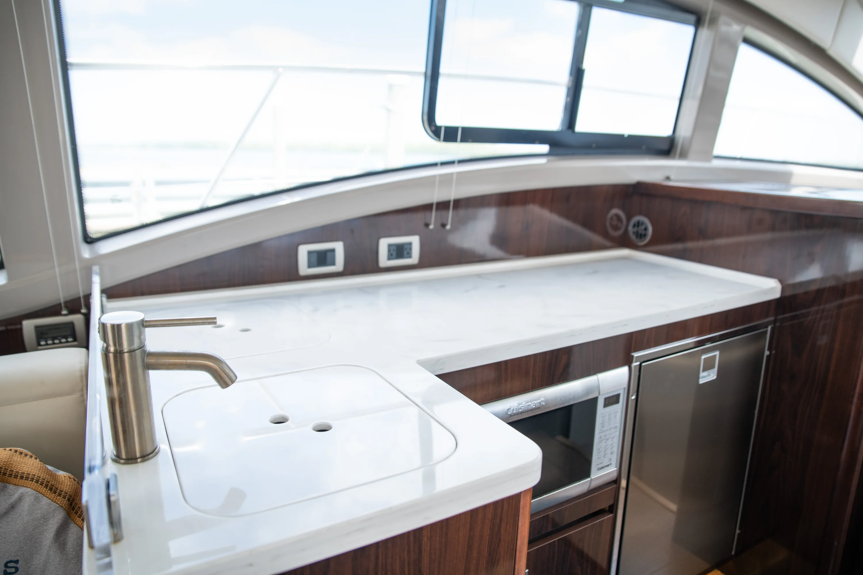 2017 Sea Ray Sundancer 400 Image Thumbnail #21