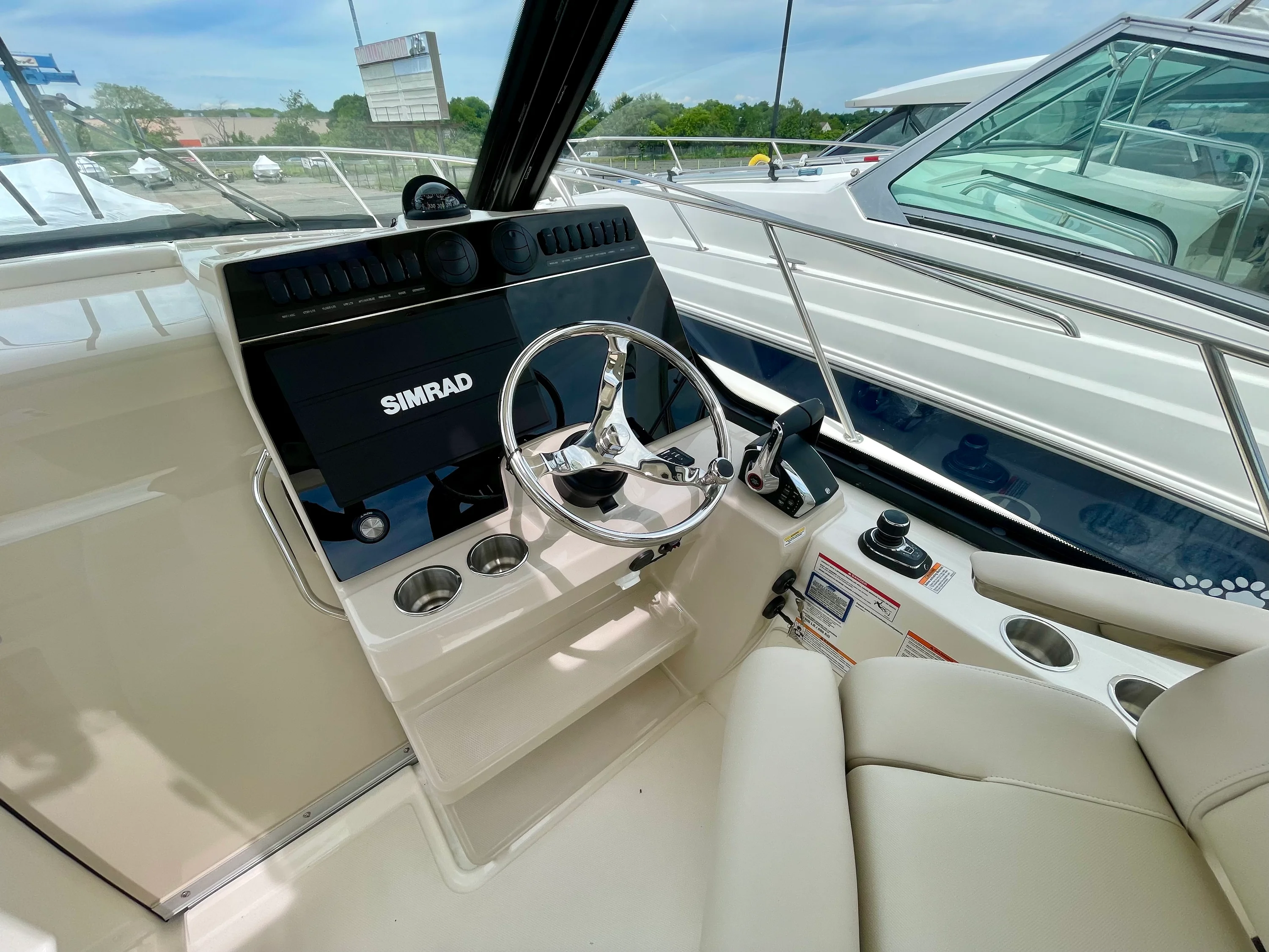 2026 Boston Whaler 325 Conquest Image Thumbnail #15