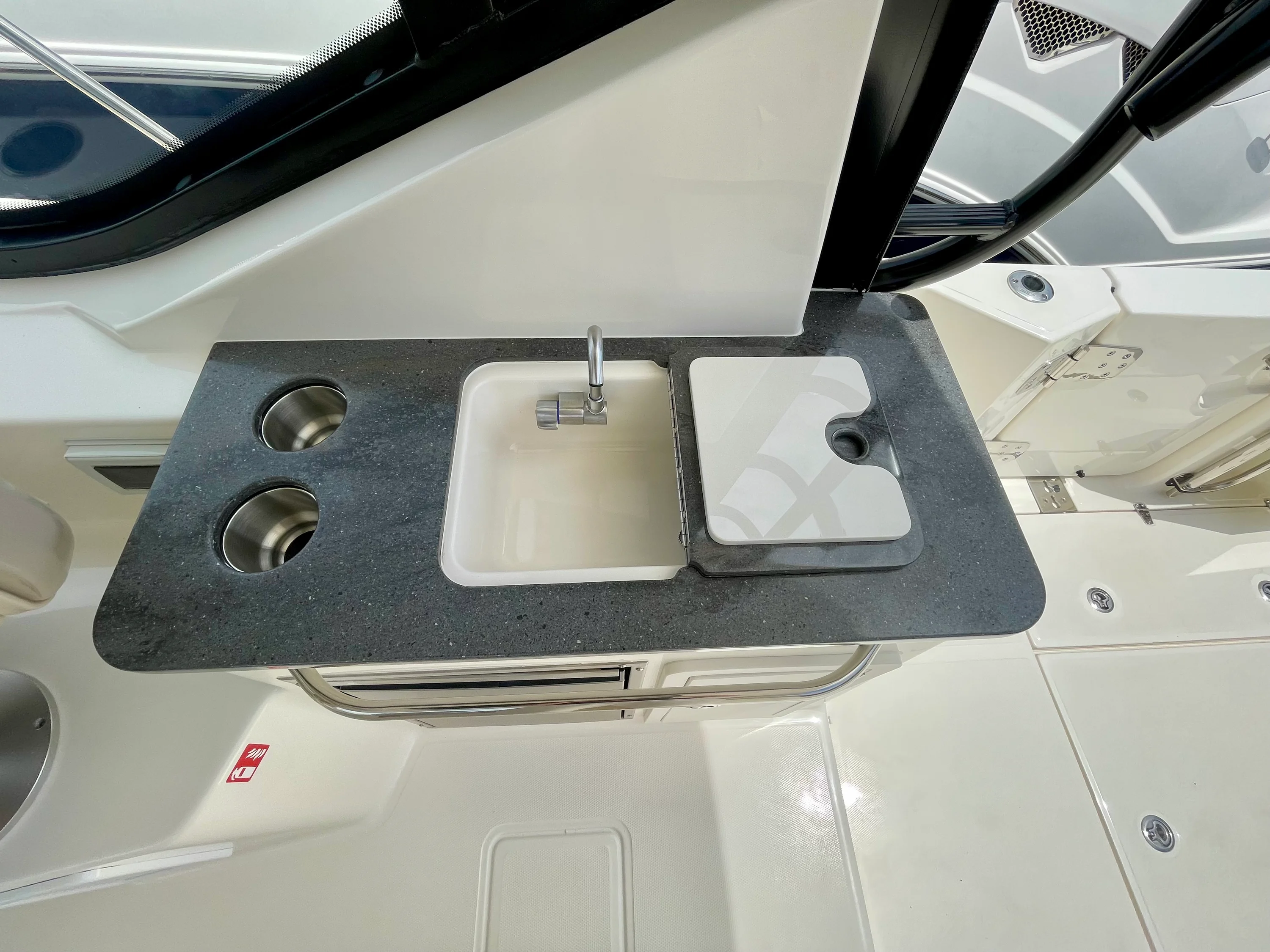 2026 Boston Whaler 325 Conquest Image Thumbnail #9