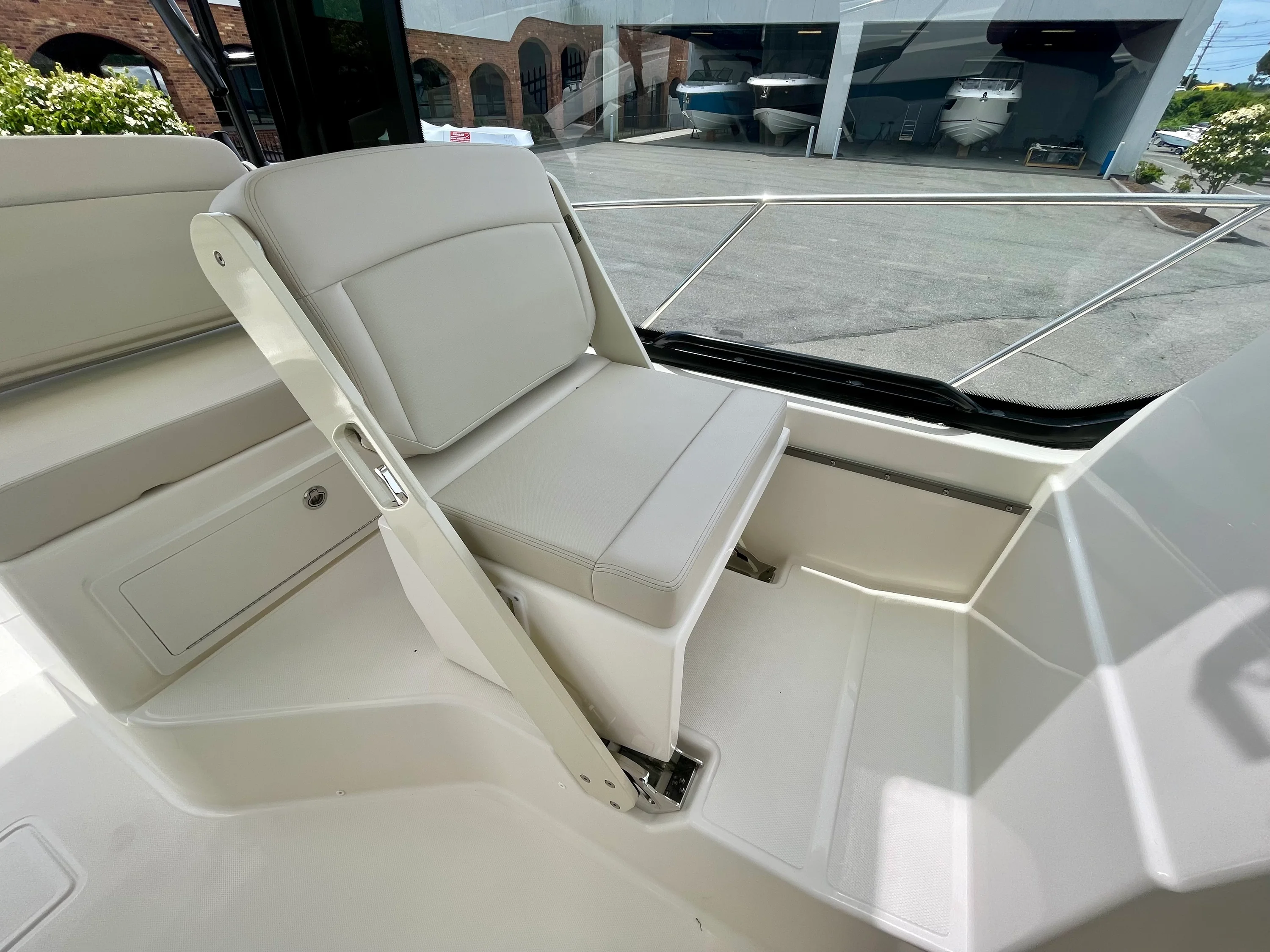 2026 Boston Whaler 325 Conquest Image Thumbnail #12