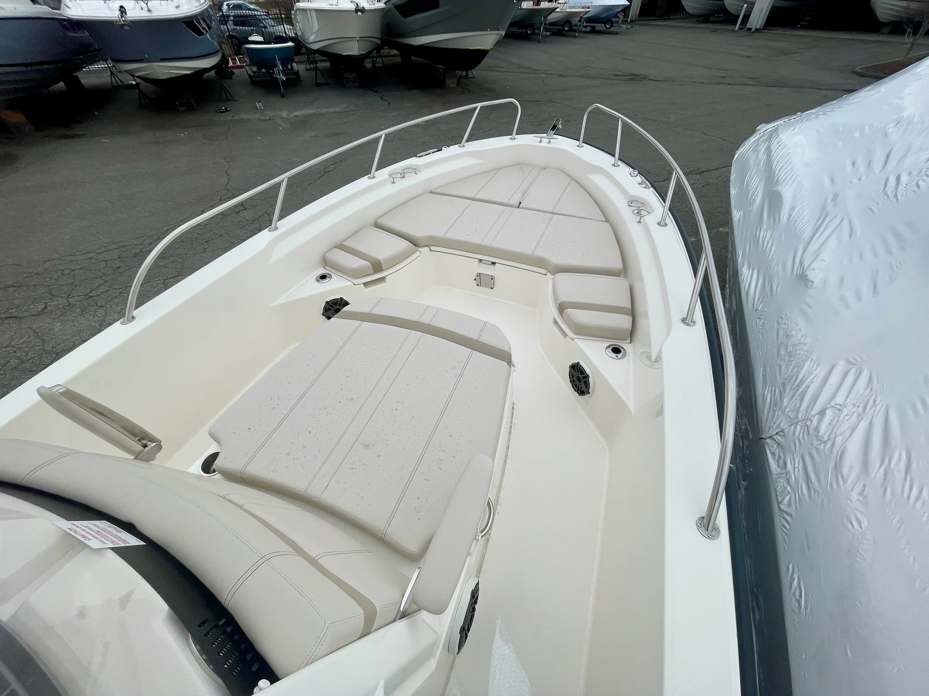 2026 Boston Whaler 250 Dauntless Image Thumbnail #11