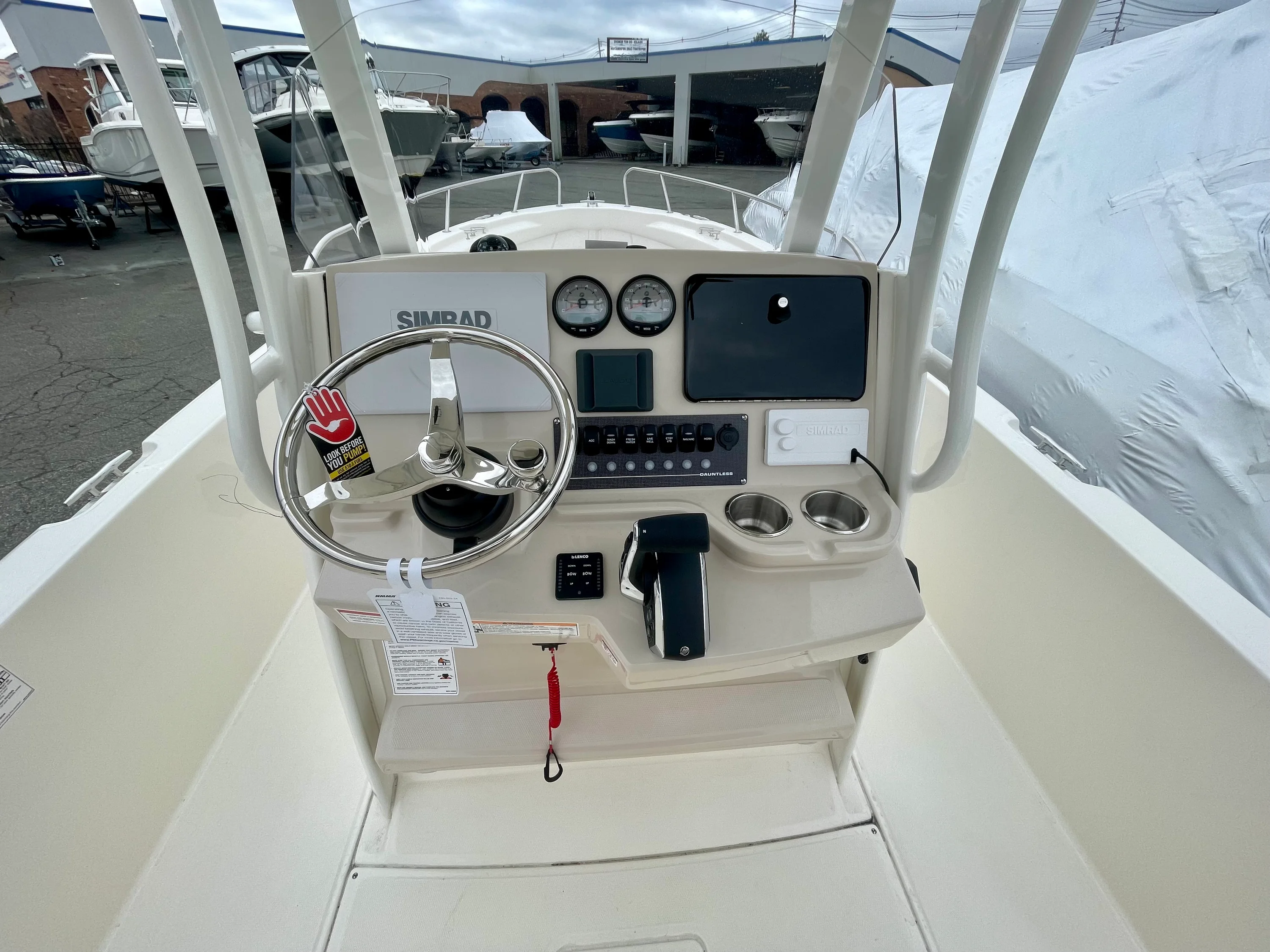 2026 Boston Whaler 250 Dauntless Image Thumbnail #6