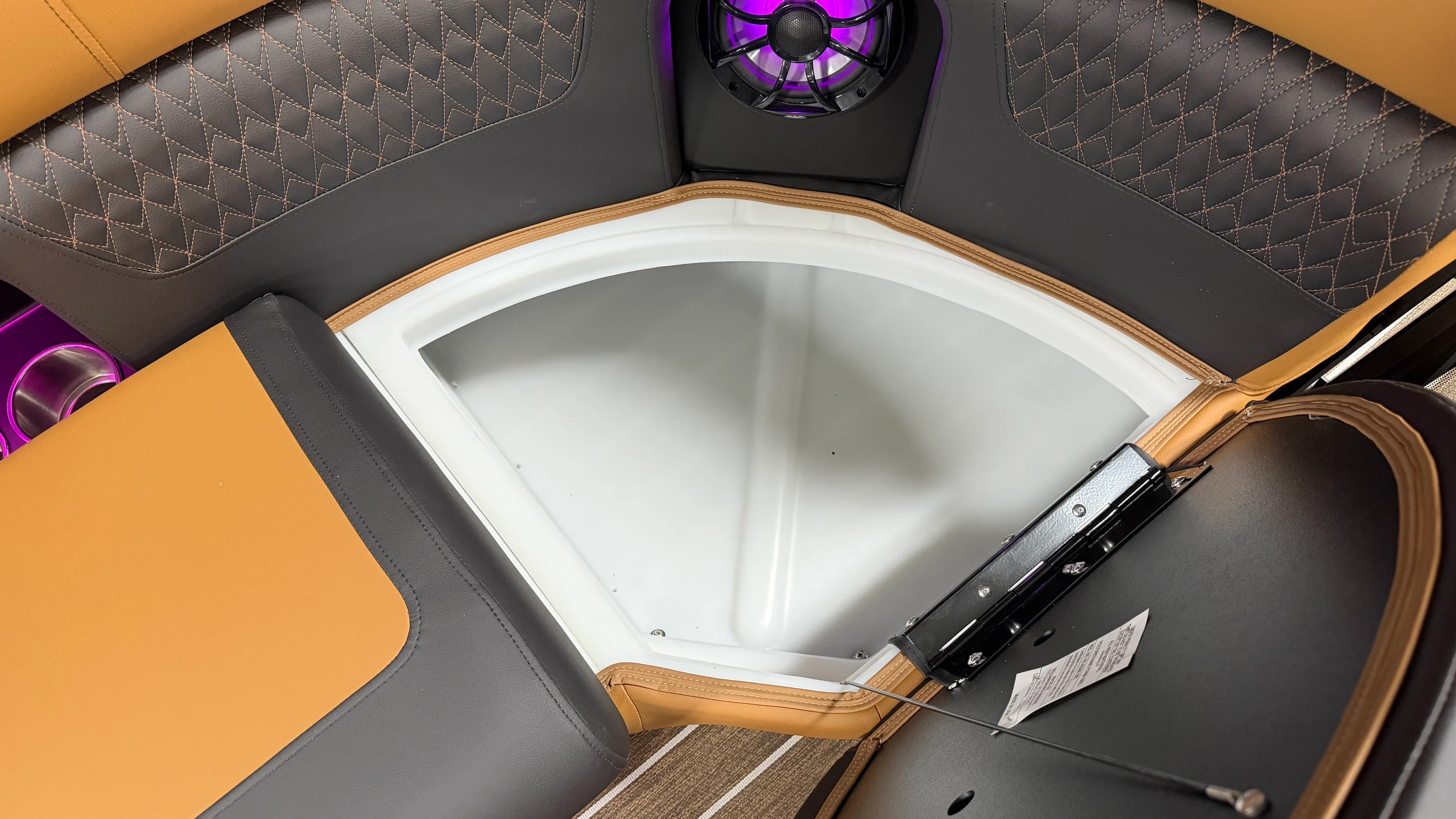 2026 Premier 230 SOLARIS Image Thumbnail #25