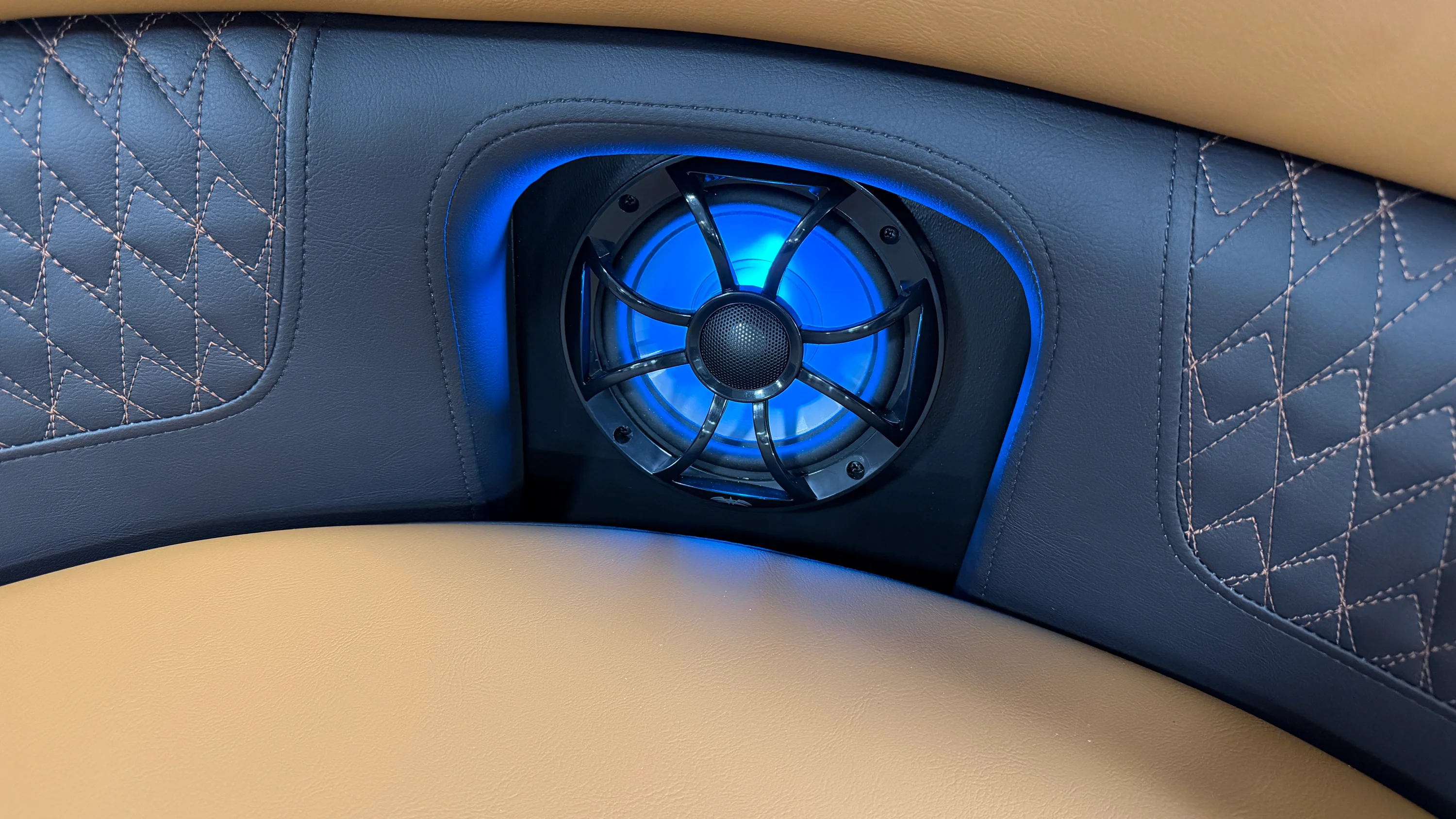 2026 Premier 230 SOLARIS Image Thumbnail #24