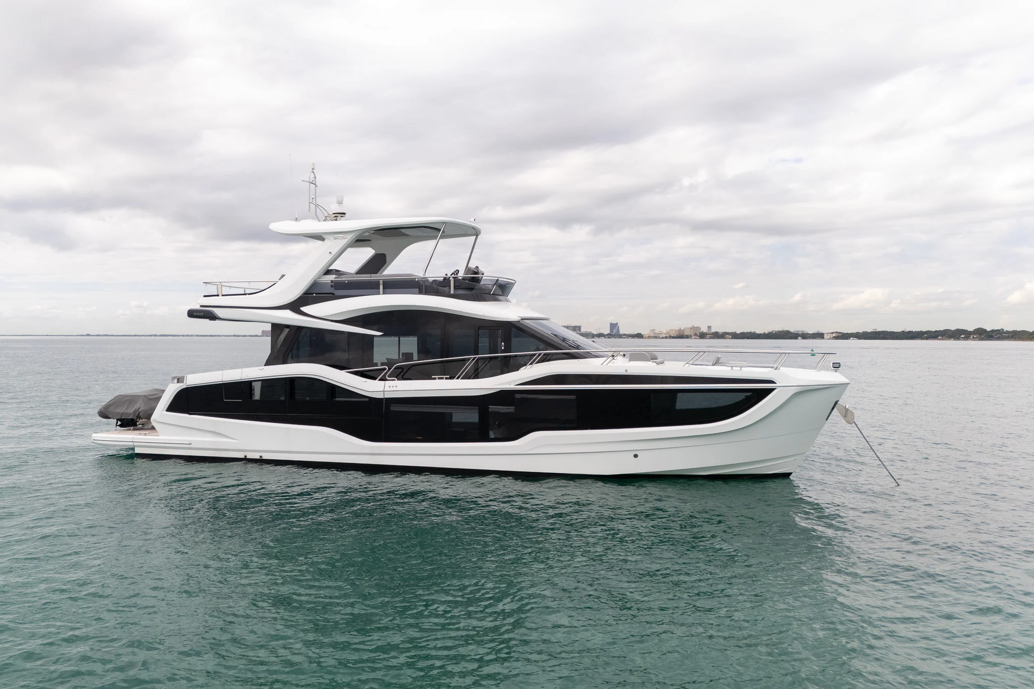 2025 Galeon 560 FLY Image Thumbnail #5