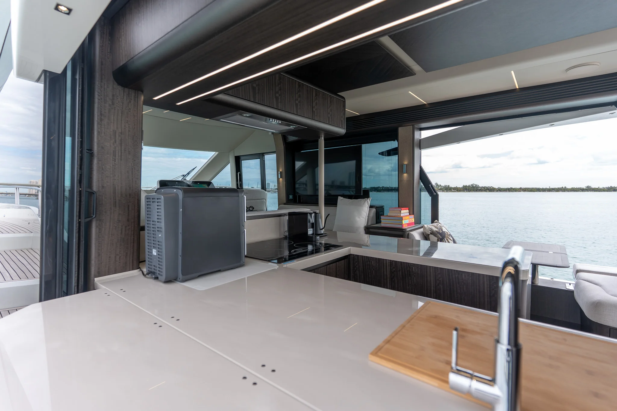 2025 Galeon 560 FLY Image Thumbnail #57