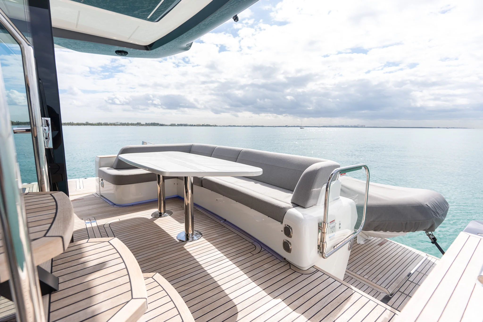 2025 Galeon 560 FLY Image Thumbnail #20