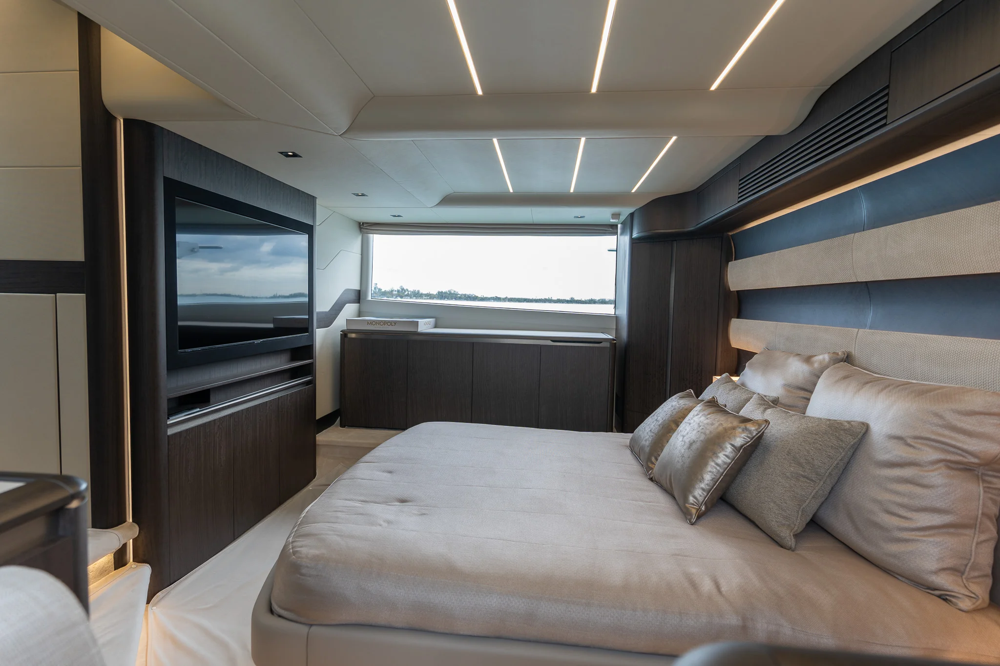 2025 Galeon 560 FLY Image Thumbnail #46