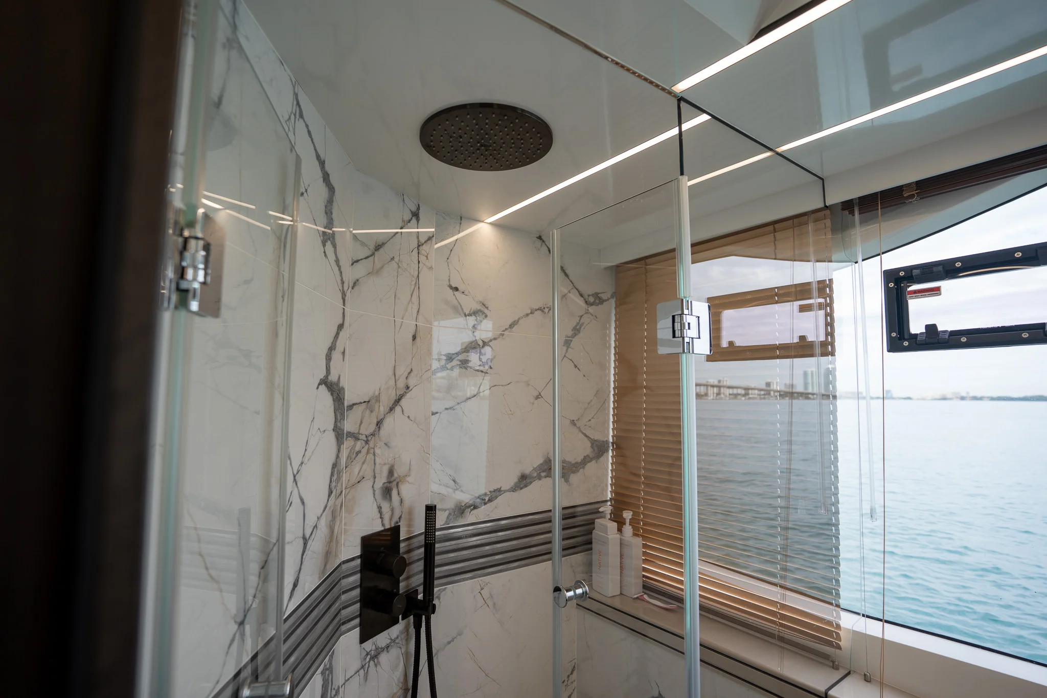 2025 Galeon 560 FLY Image Thumbnail #50