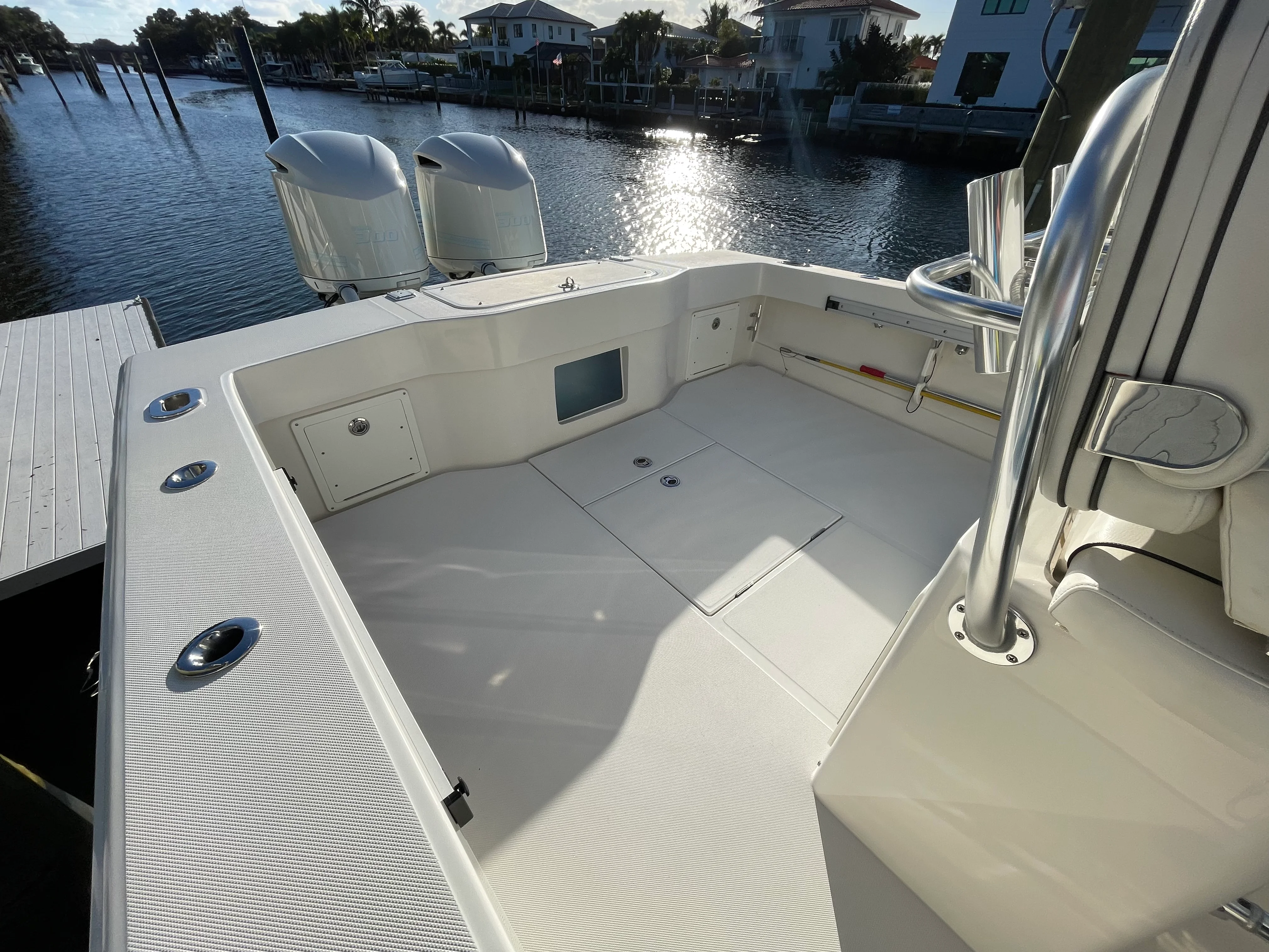 2014 Jupiter 32 CENTER CONSOLE Image Thumbnail #24