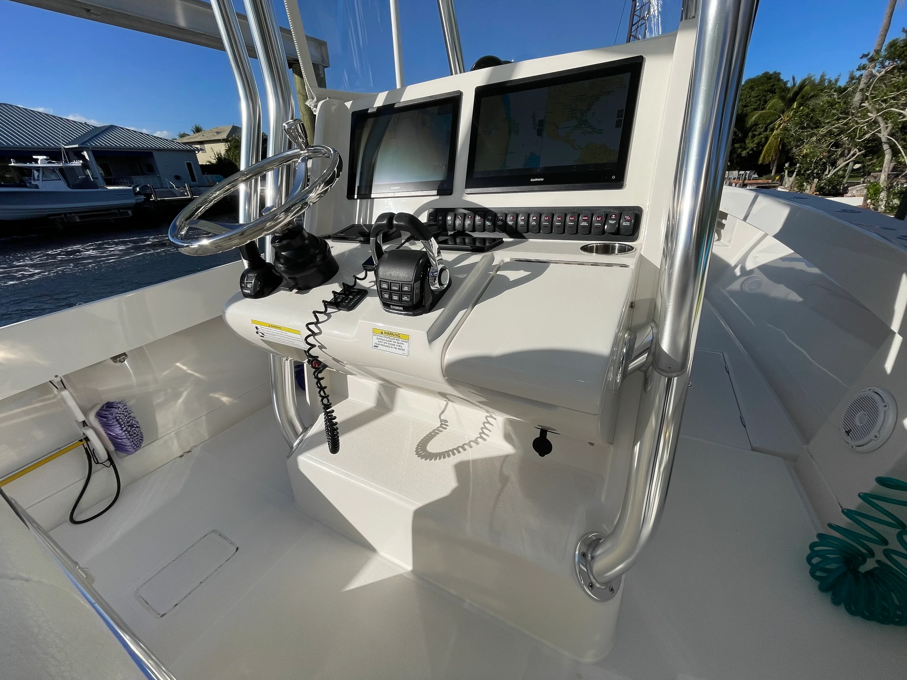 2014 Jupiter 32 CENTER CONSOLE Image Thumbnail #8