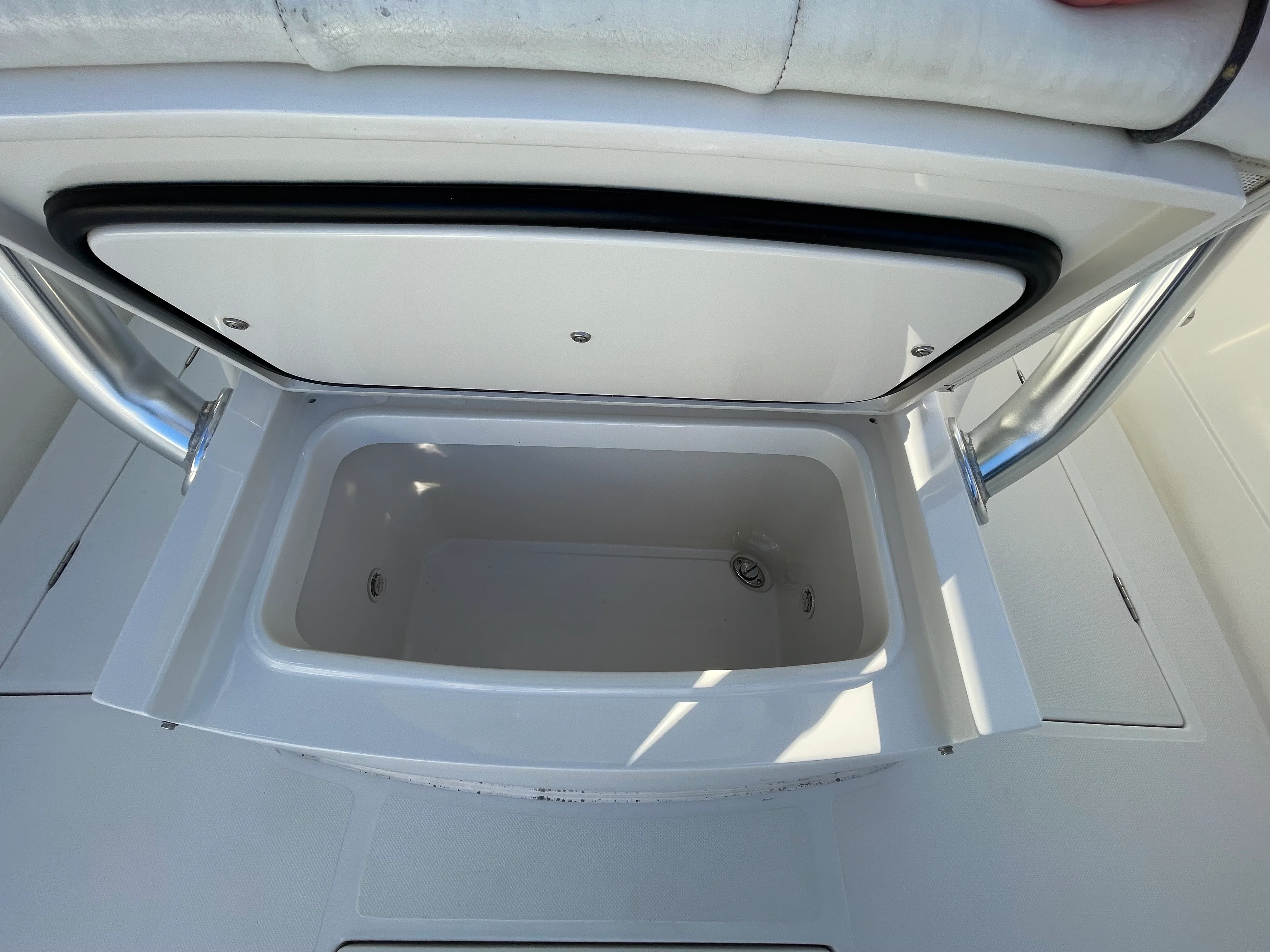 2014 Jupiter 32 CENTER CONSOLE Image Thumbnail #23