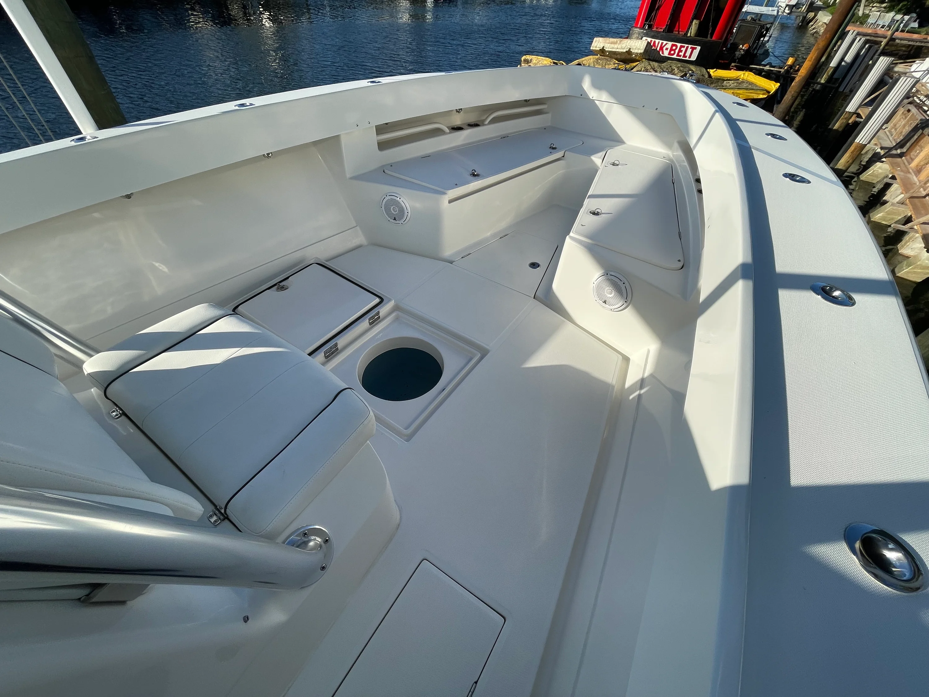 2014 Jupiter 32 CENTER CONSOLE Image Thumbnail #21